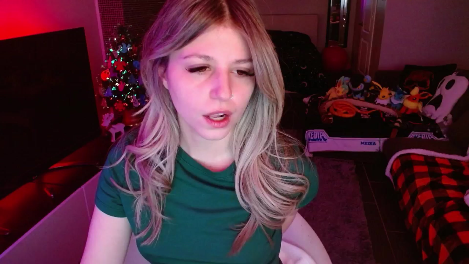Gallery image thumbnail from Serafina's myfreecams stream on, 12/18/2024, 07:30 image 8 of 20