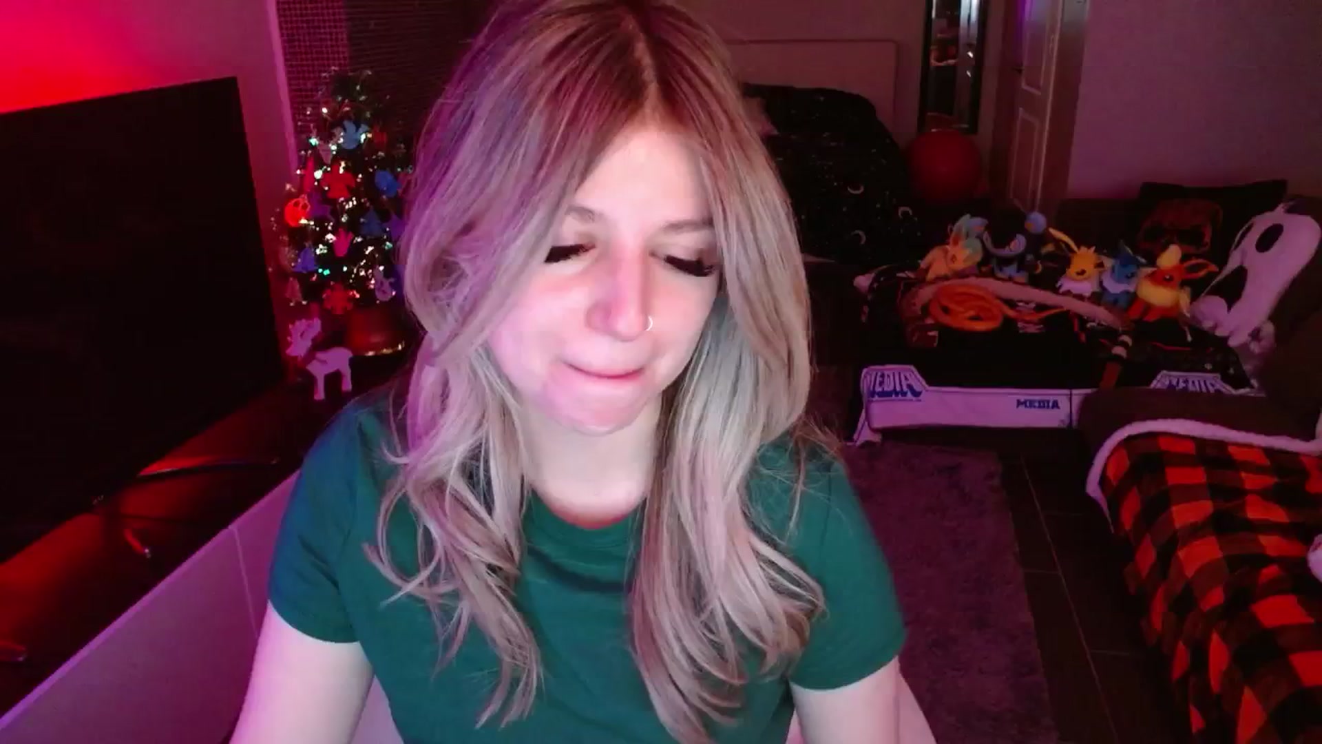 Gallery image thumbnail from Serafina's myfreecams stream on, 12/18/2024, 07:30 image 11 of 20