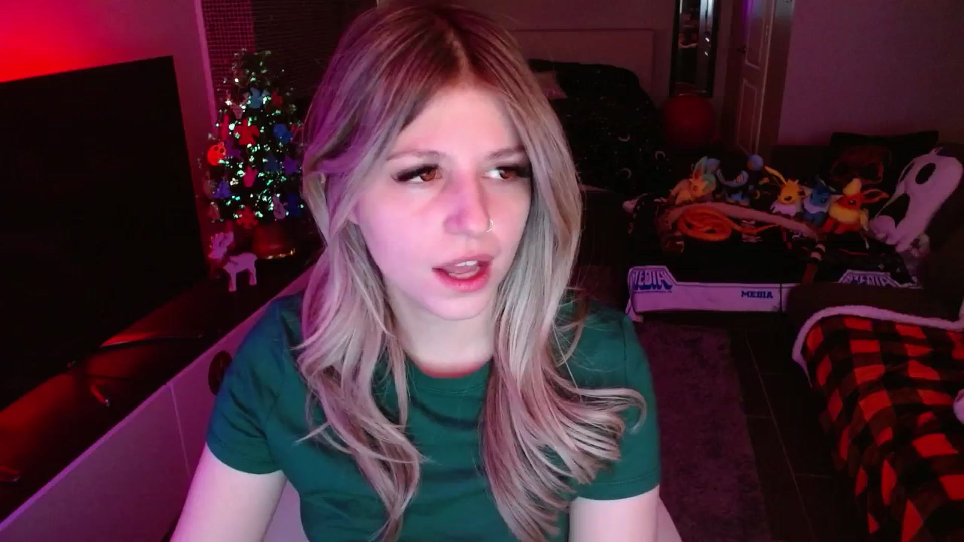 Gallery image thumbnail from Serafina's myfreecams stream on, 12/18/2024, 07:30 image 15 of 20