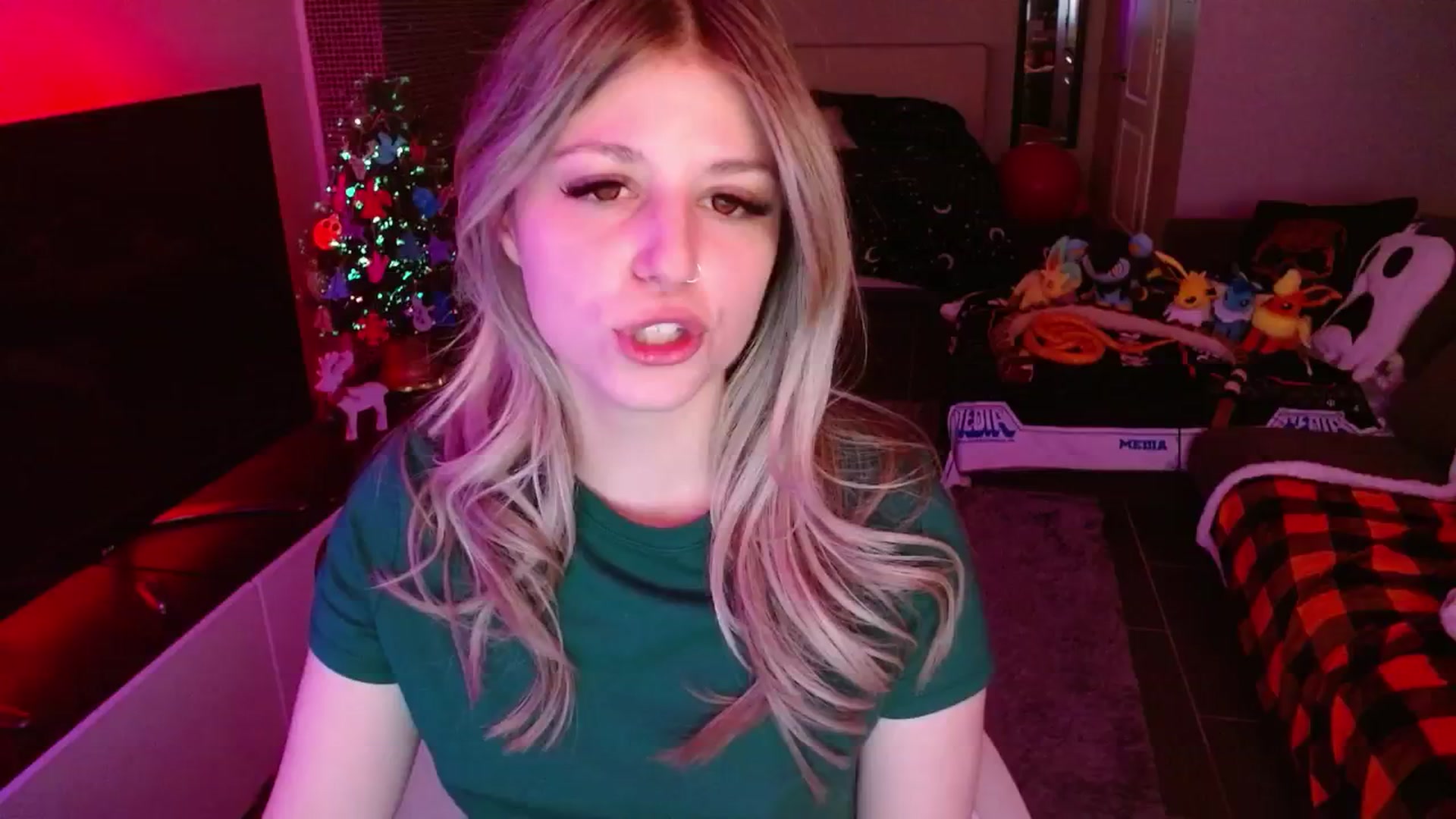 Gallery image thumbnail from Serafina's myfreecams stream on, 12/18/2024, 07:30 image 9 of 20