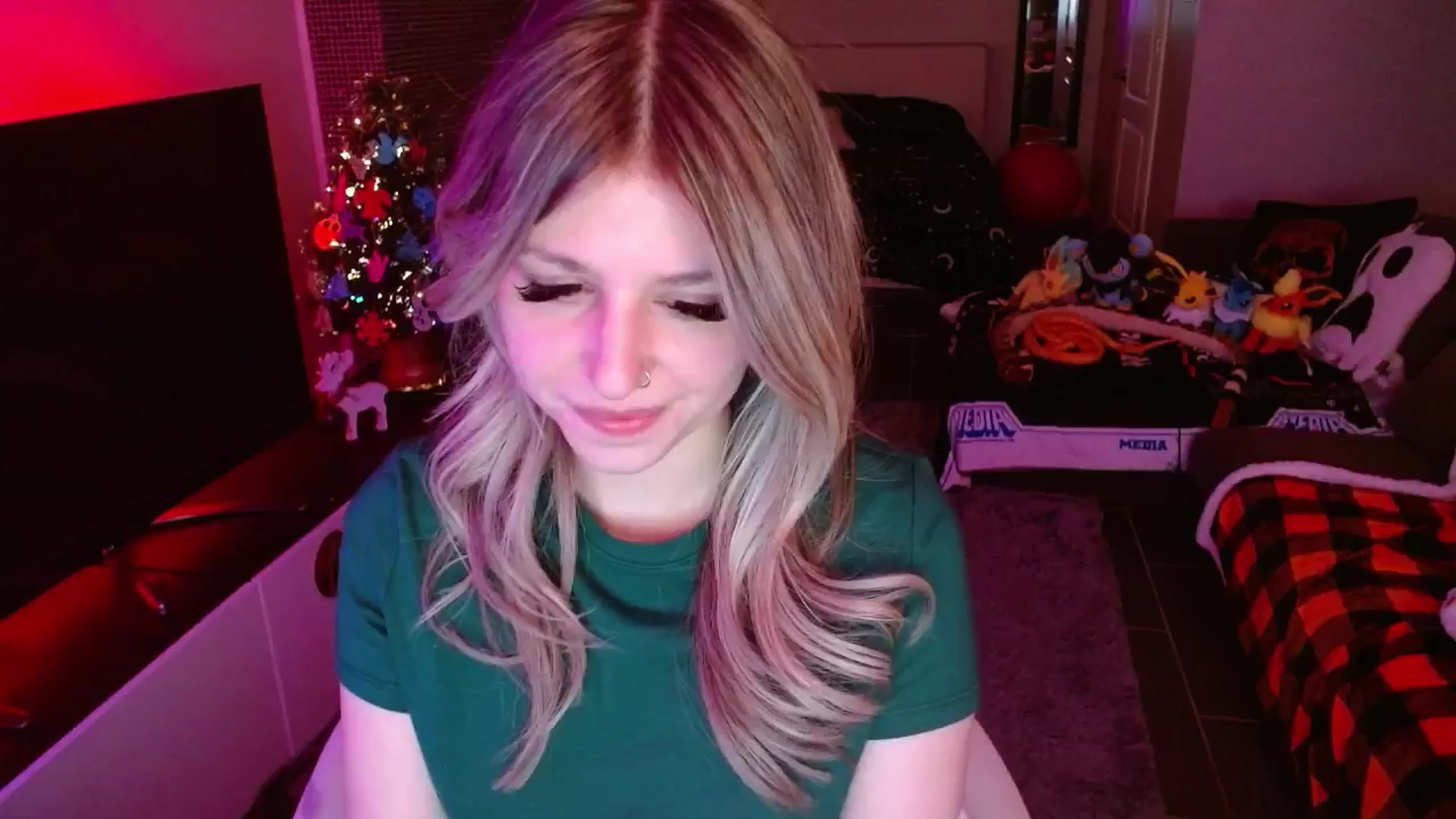 Gallery image thumbnail from Serafina's myfreecams stream on, 12/18/2024, 07:30 image 14 of 20
