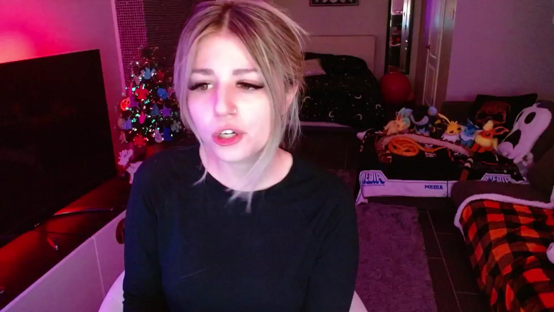 Gallery image thumbnail from Serafina's myfreecams stream on, 12/20/2024, 04:57 image 1 of 20