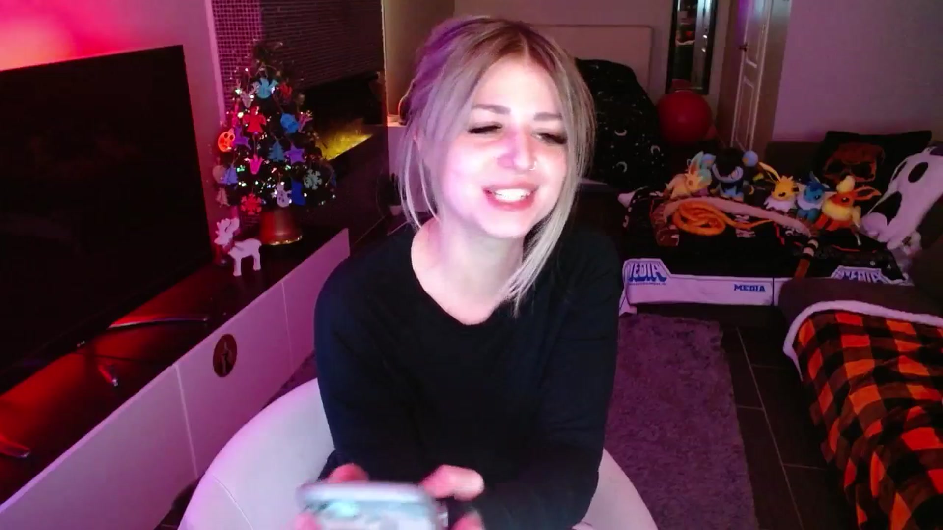 Gallery image thumbnail from Serafina's myfreecams stream on, 12/20/2024, 04:57 image 6 of 20