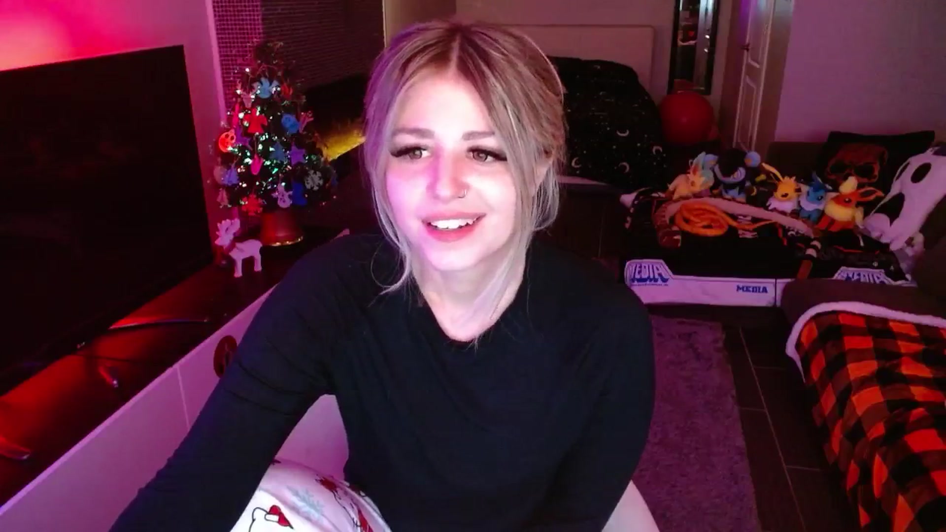 Gallery image thumbnail from Serafina's myfreecams stream on, 12/20/2024, 04:57 image 4 of 20
