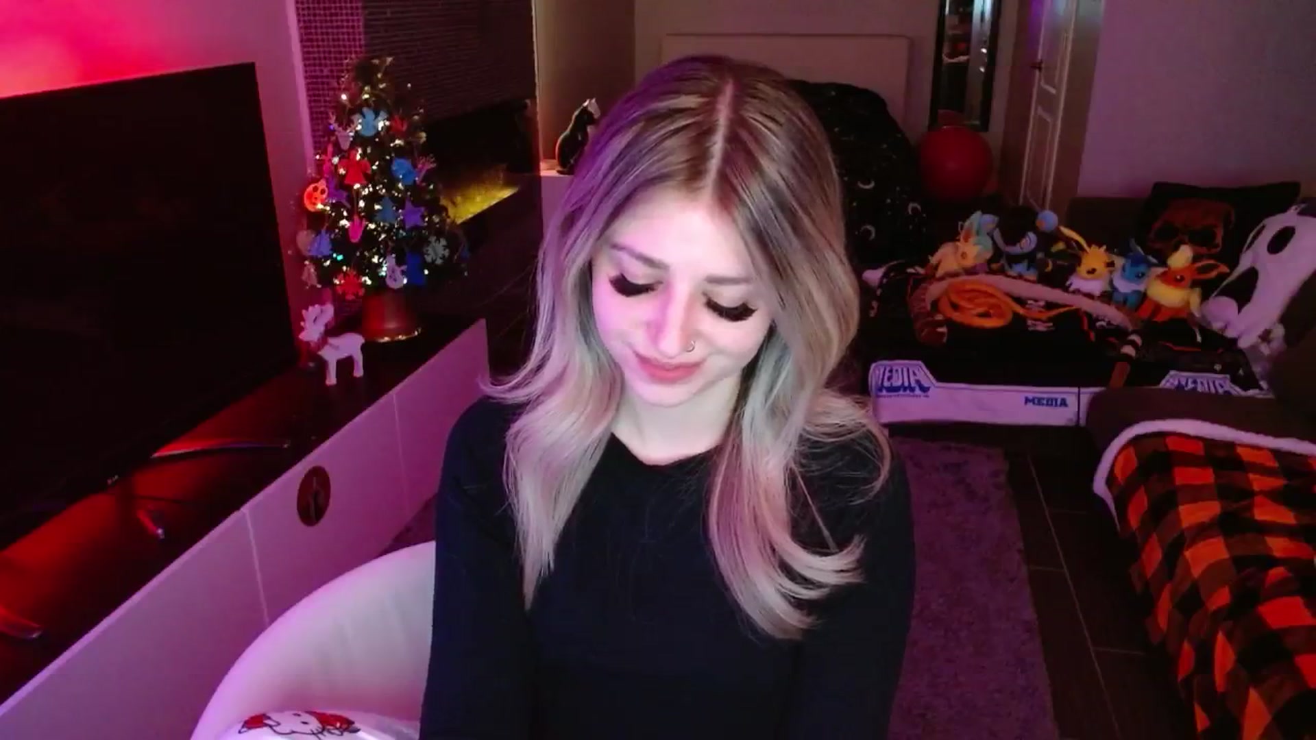 Gallery image thumbnail from Serafina's myfreecams stream on, 12/20/2024, 04:57 image 16 of 20