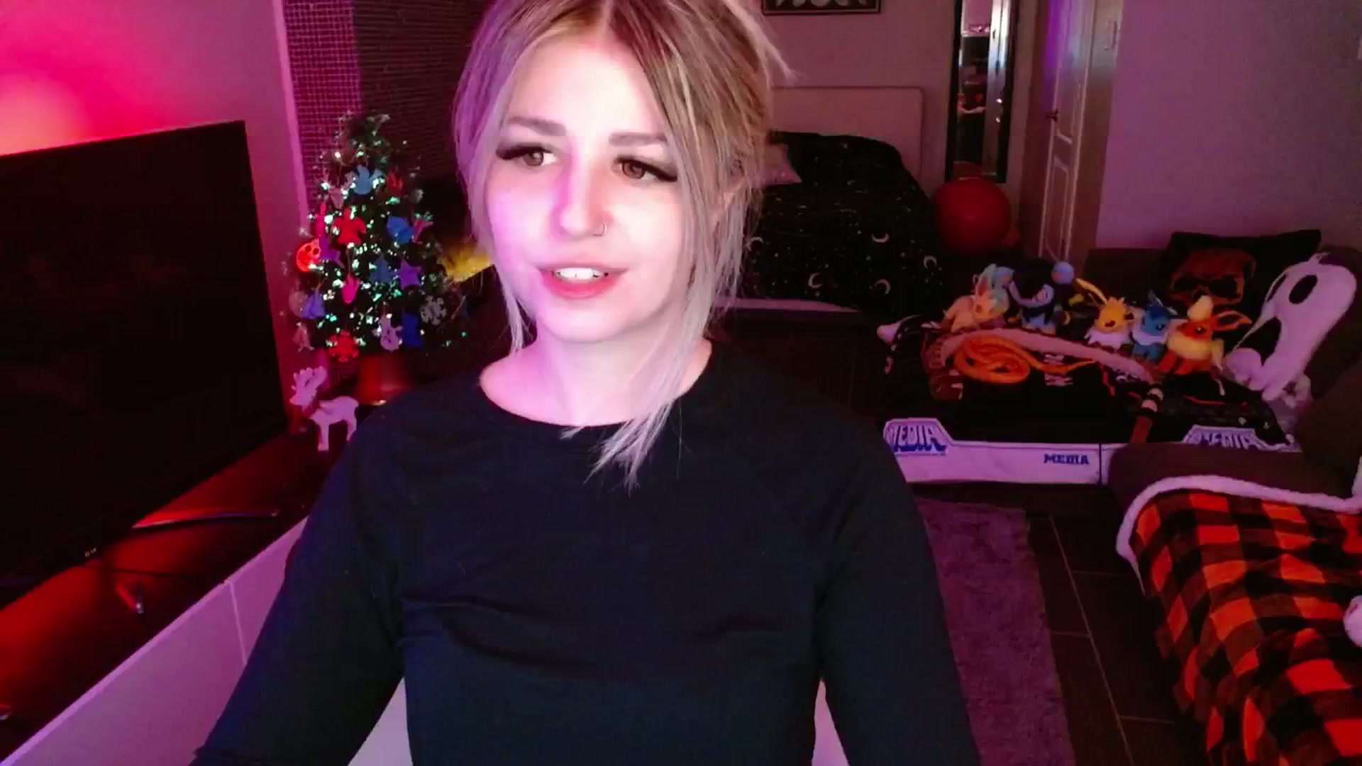 Gallery image thumbnail from Serafina's myfreecams stream on, 12/20/2024, 04:57 image 2 of 20