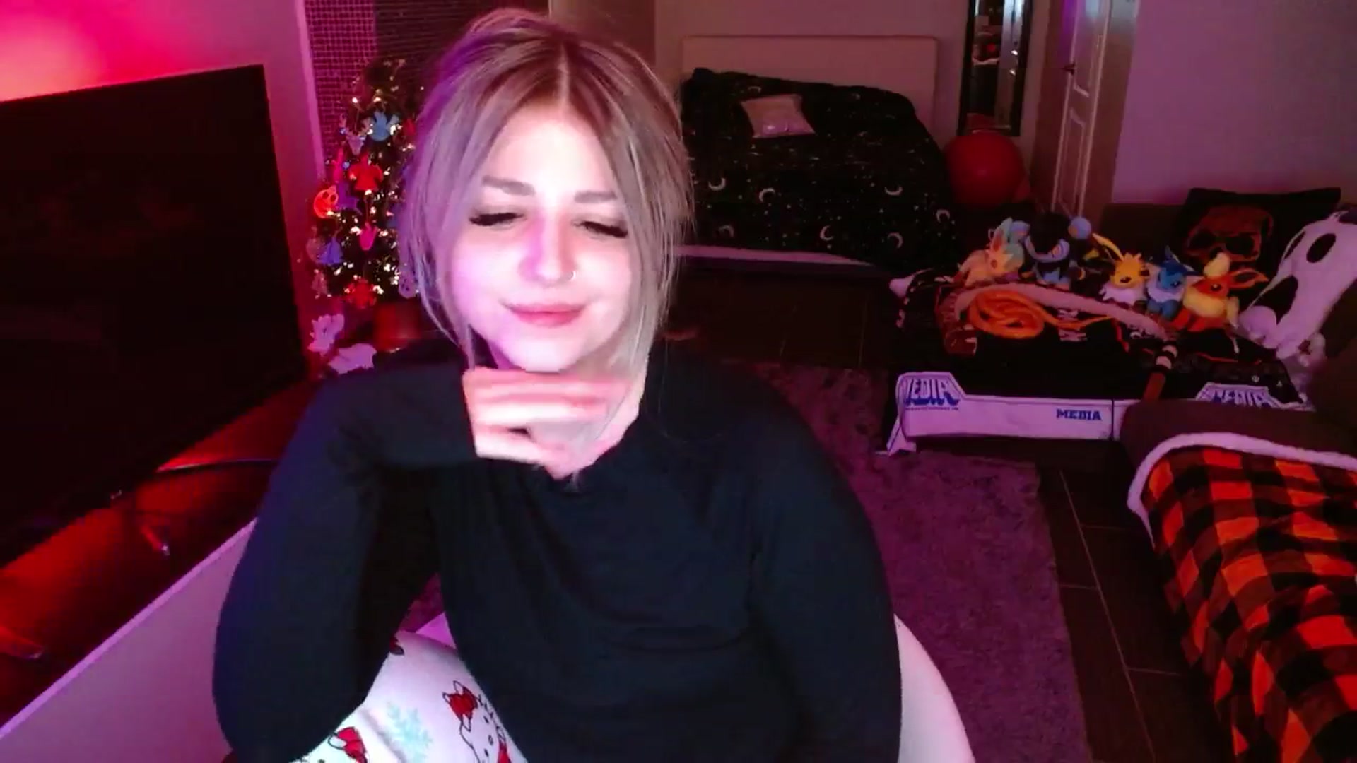 Gallery image thumbnail from Serafina's myfreecams stream on, 12/20/2024, 04:57 image 5 of 20