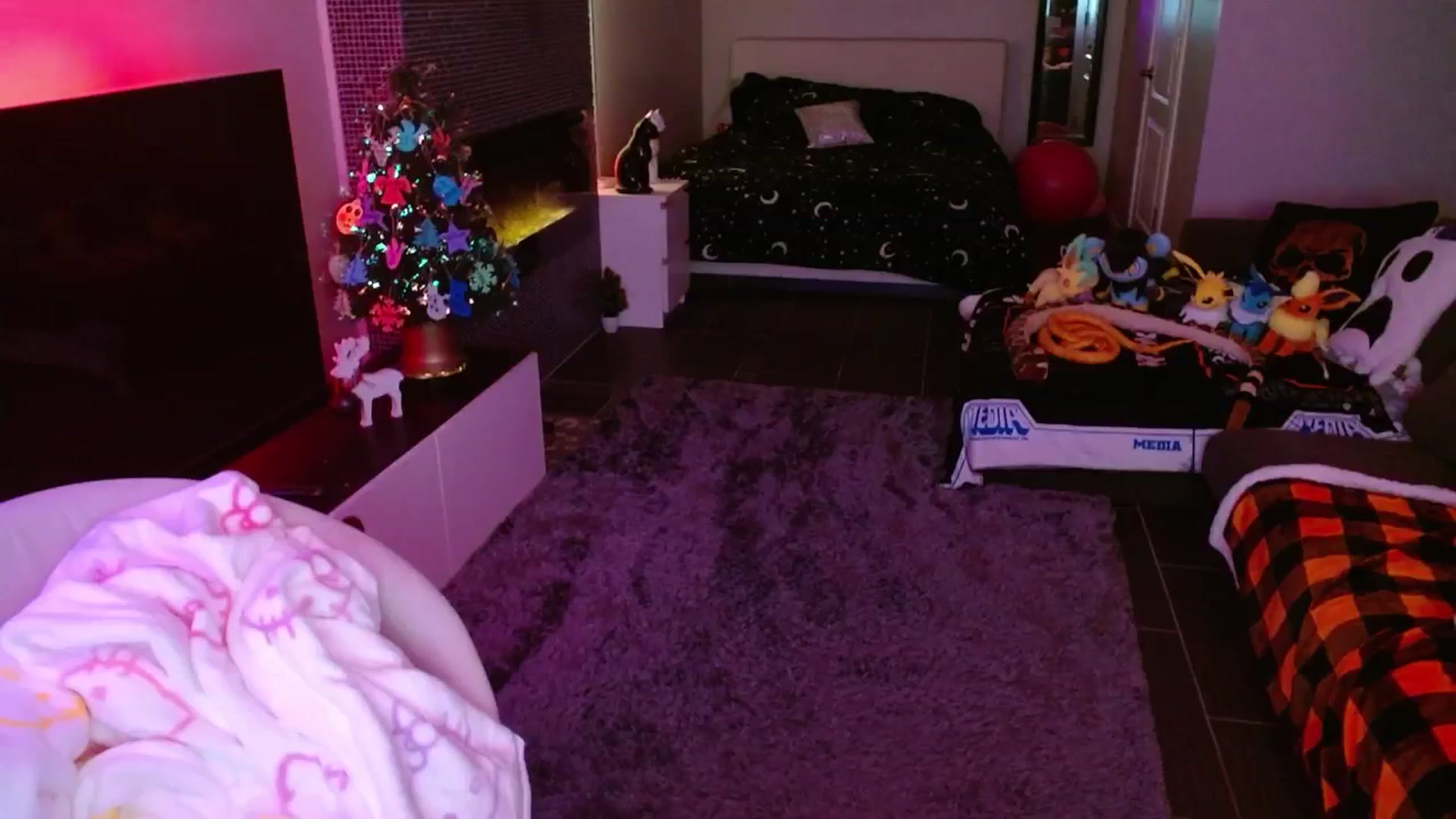 Gallery image thumbnail from Serafina's myfreecams stream on, 12/20/2024, 04:57 image 19 of 20
