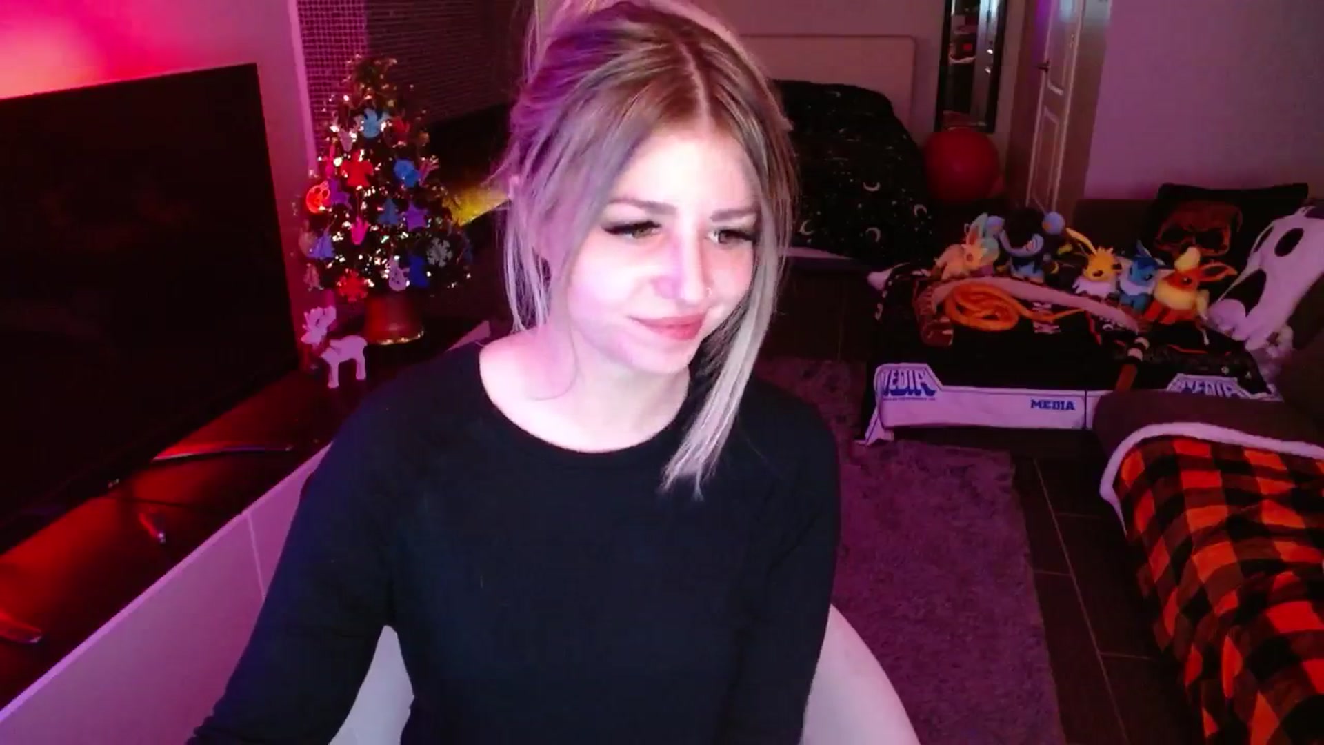 Gallery image thumbnail from Serafina's myfreecams stream on, 12/20/2024, 04:57 image 3 of 20