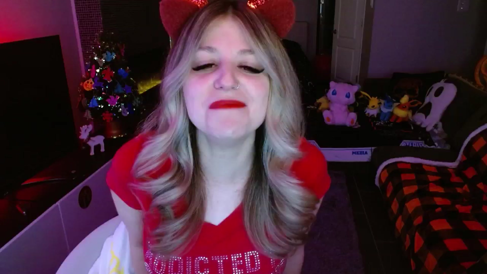 Gallery image thumbnail from Serafina's myfreecams stream on, 12/22/2024, 04:49 image 15 of 20