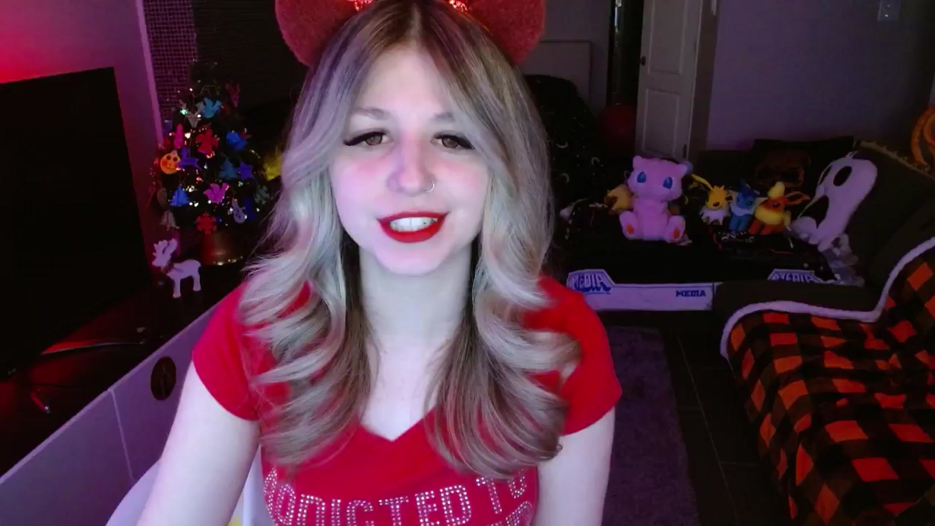 Gallery image thumbnail from Serafina's myfreecams stream on, 12/22/2024, 04:49 image 14 of 20