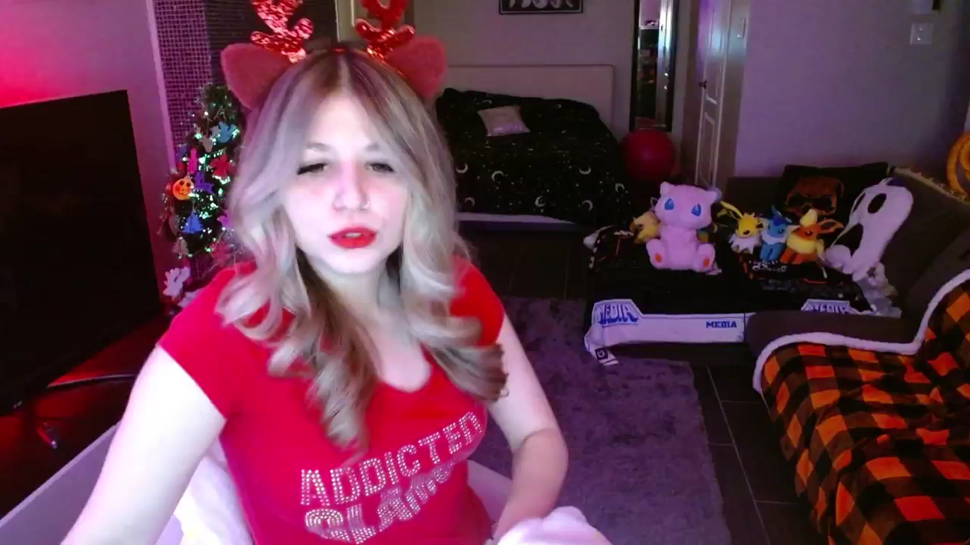 Gallery image thumbnail from Serafina's myfreecams stream on, 12/22/2024, 04:49 image 10 of 20