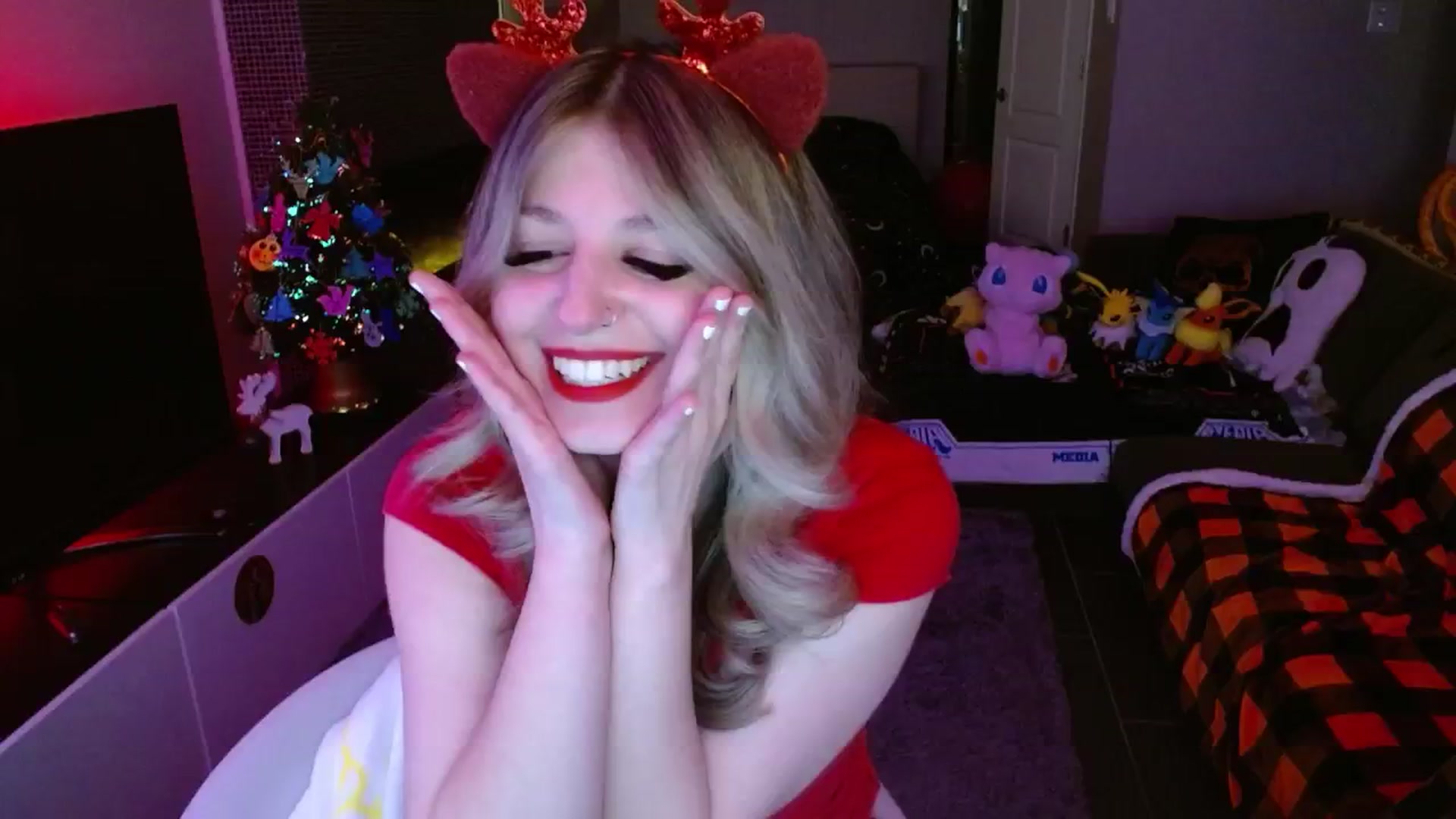 Gallery image thumbnail from Serafina's myfreecams stream on, 12/22/2024, 04:49 image 20 of 20
