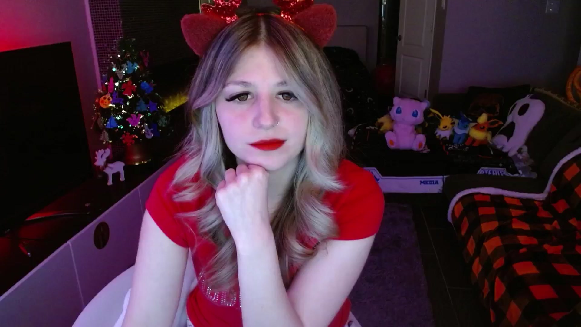Gallery image thumbnail from Serafina's myfreecams stream on, 12/22/2024, 04:49 image 18 of 20