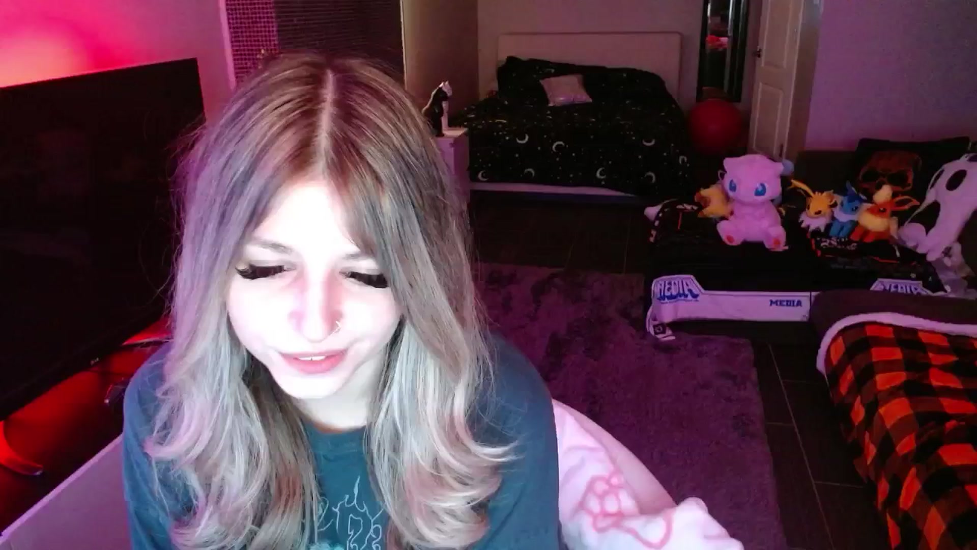 Gallery image thumbnail from Serafina's myfreecams stream on, 12/27/2024, 04:29 image 16 of 20