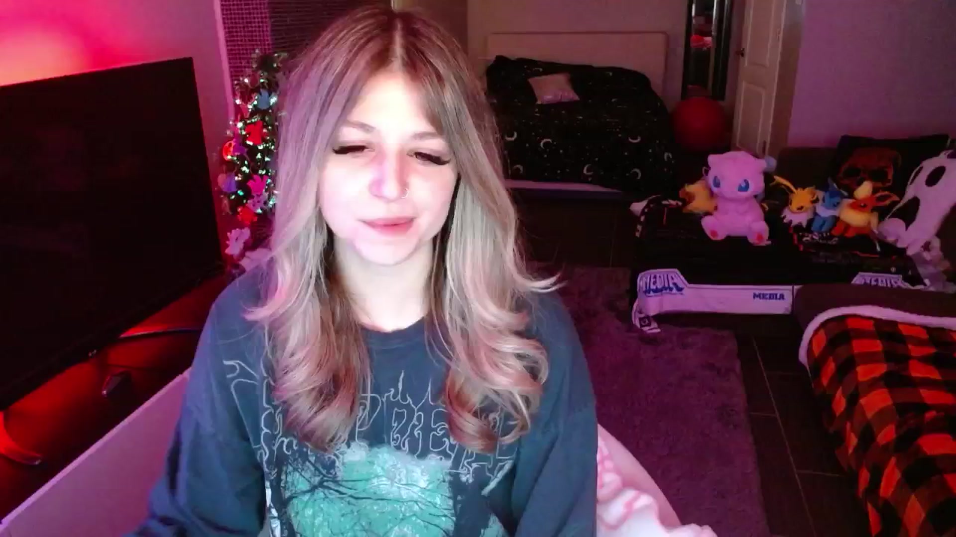 Gallery image thumbnail from Serafina's myfreecams stream on, 12/27/2024, 04:29 image 12 of 20
