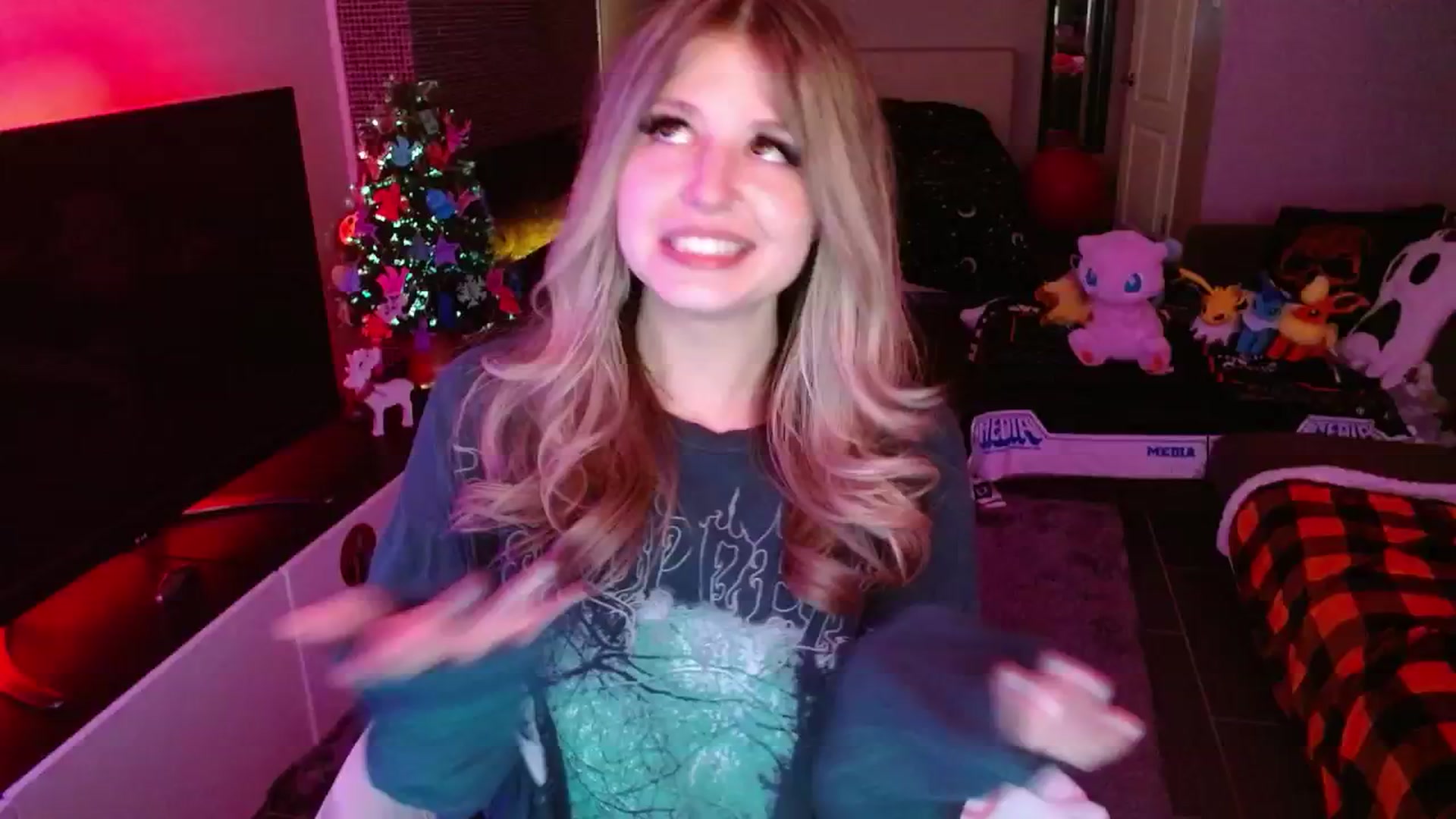 Gallery image thumbnail from Serafina's myfreecams stream on, 12/27/2024, 04:29 image 15 of 20