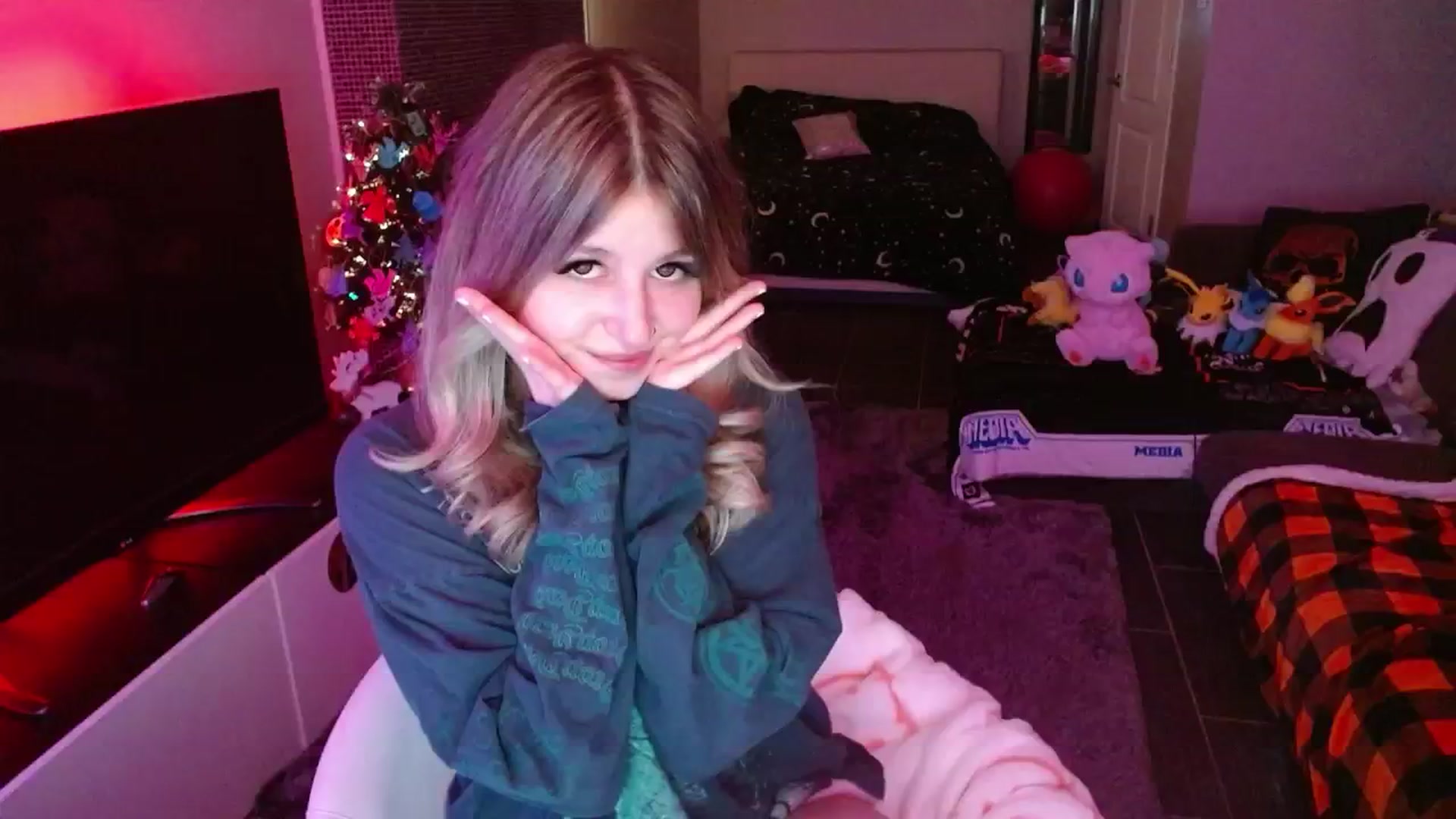 Gallery image thumbnail from Serafina's myfreecams stream on, 12/27/2024, 04:29 image 7 of 20