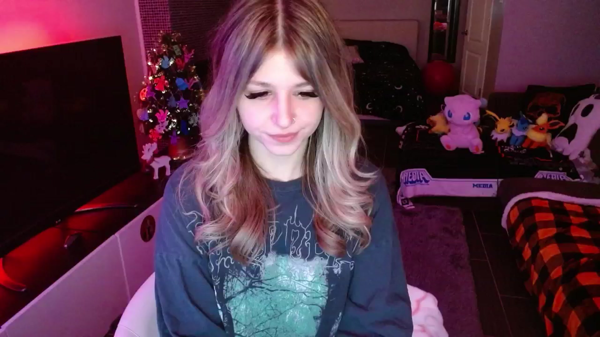 Gallery image thumbnail from Serafina's myfreecams stream on, 12/27/2024, 04:29 image 19 of 20