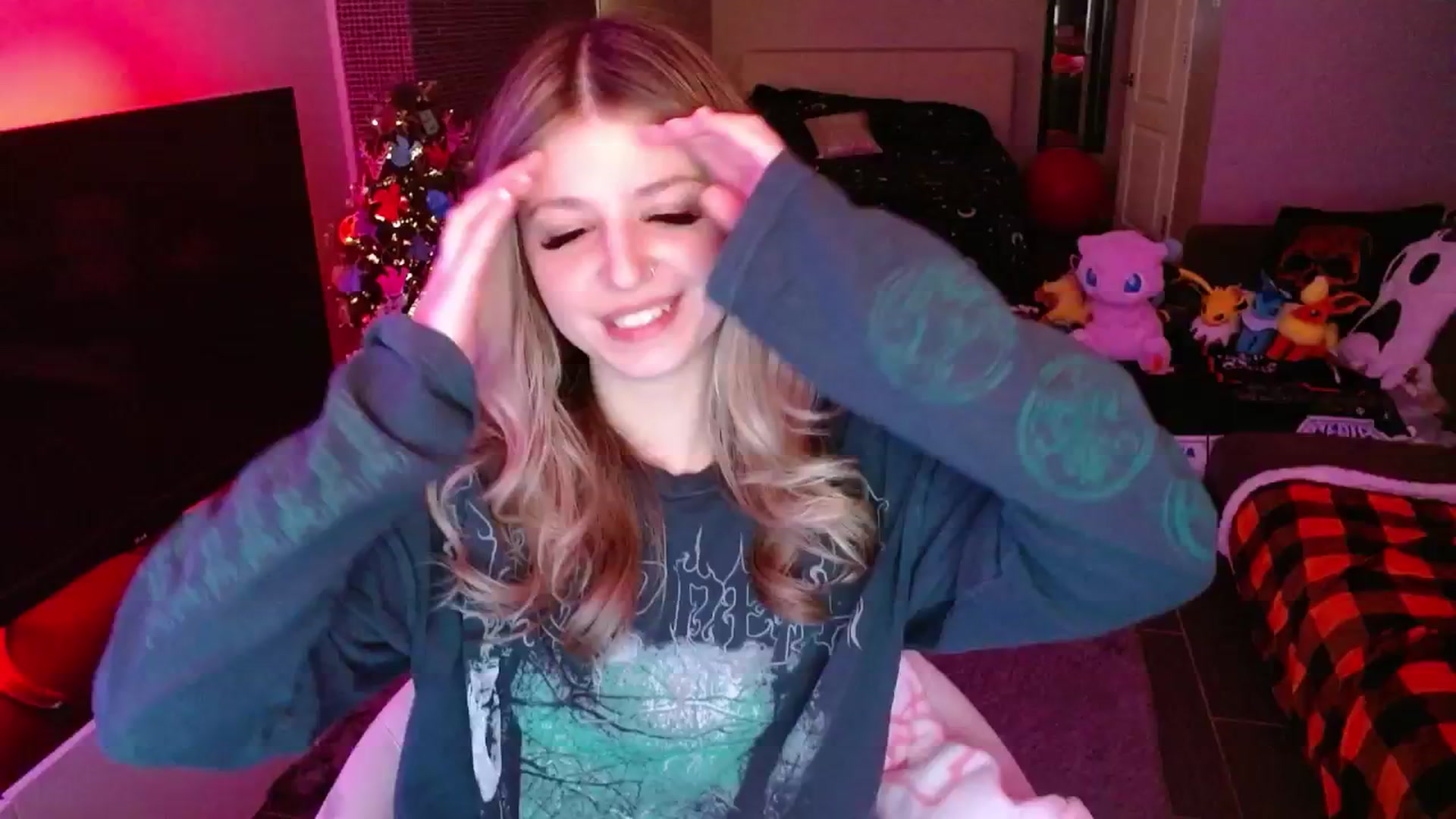 Gallery image thumbnail from Serafina's myfreecams stream on, 12/27/2024, 04:29 image 14 of 20