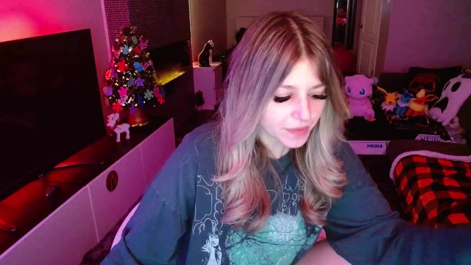 Gallery image thumbnail from Serafina's myfreecams stream on, 12/27/2024, 04:29 image 5 of 20