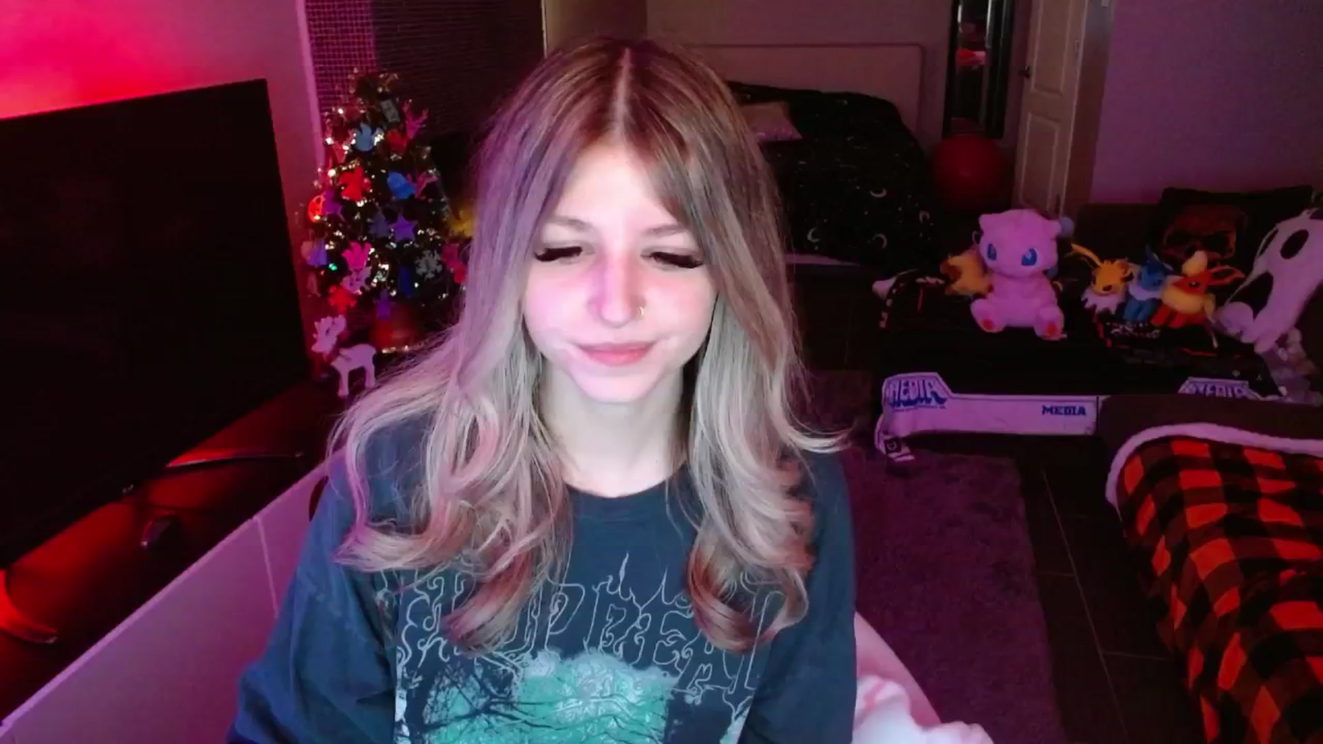 Gallery image thumbnail from Serafina's myfreecams stream on, 12/27/2024, 04:29 image 13 of 20