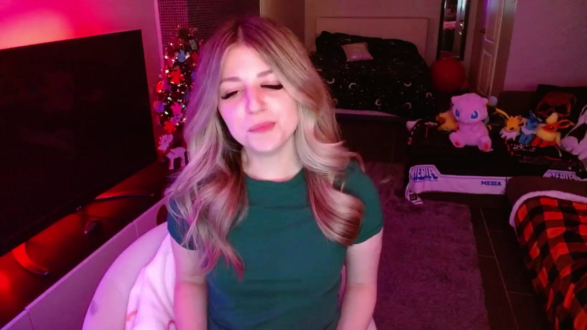 Gallery image thumbnail from Serafina's myfreecams stream on, 12/29/2024, 05:43 image 9 of 20