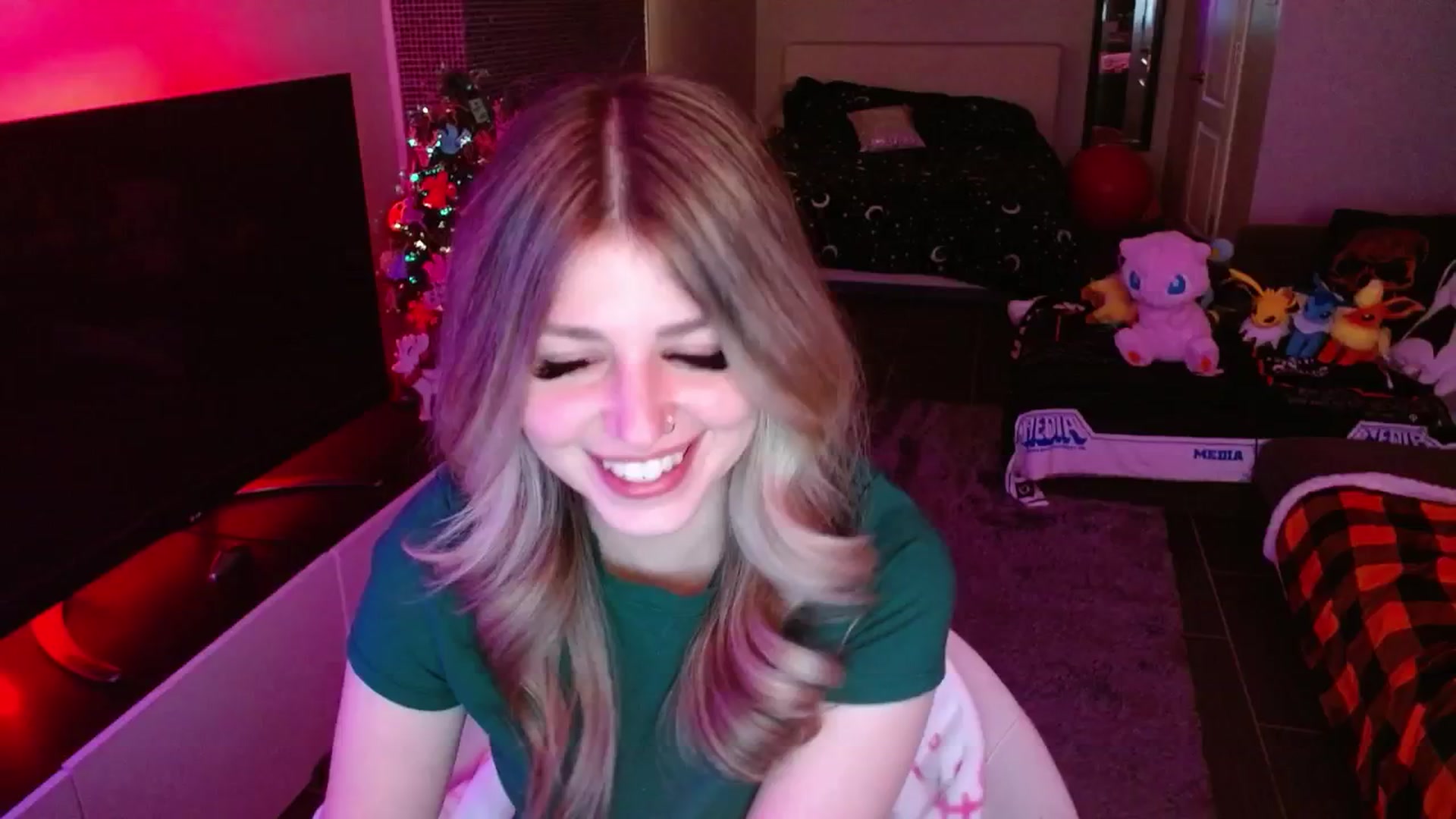 Gallery image thumbnail from Serafina's myfreecams stream on, 12/29/2024, 05:43 image 13 of 20