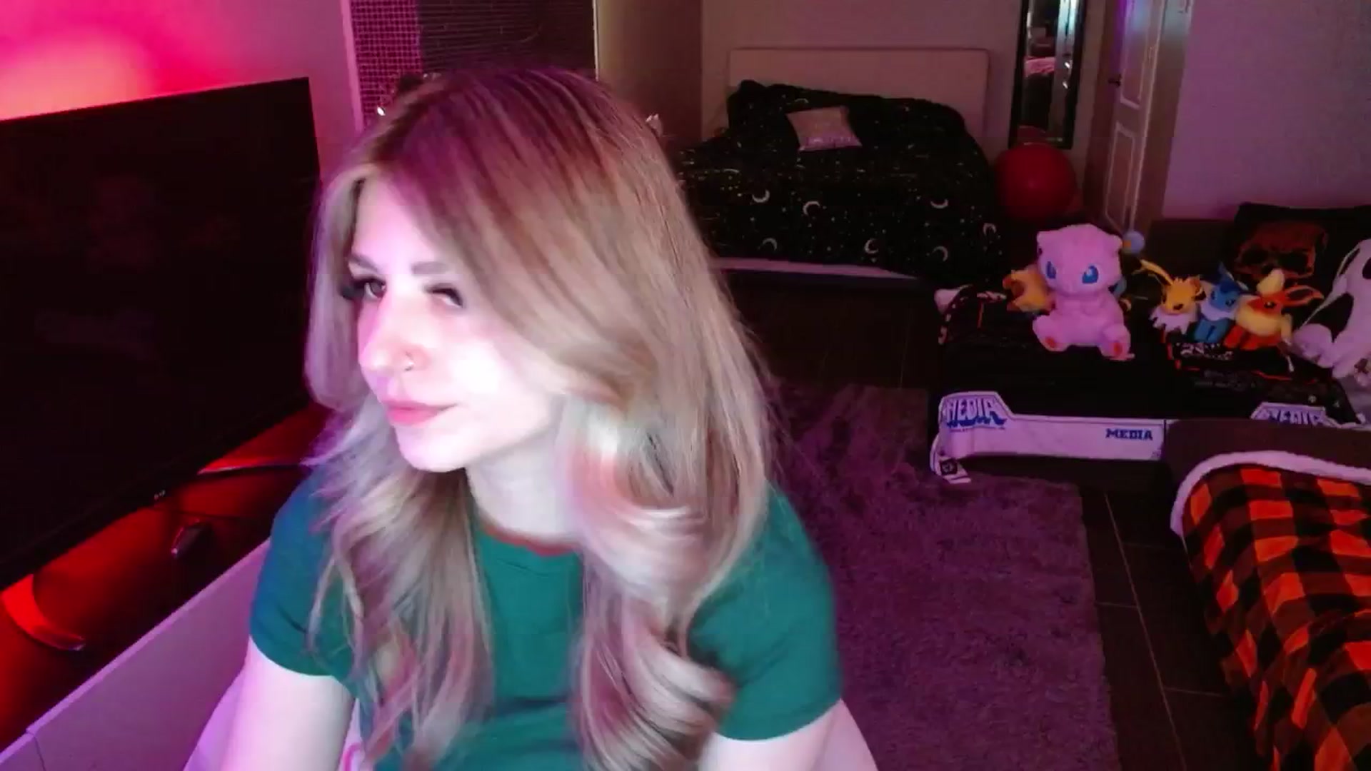 Gallery image thumbnail from Serafina's myfreecams stream on, 12/29/2024, 05:43 image 6 of 20