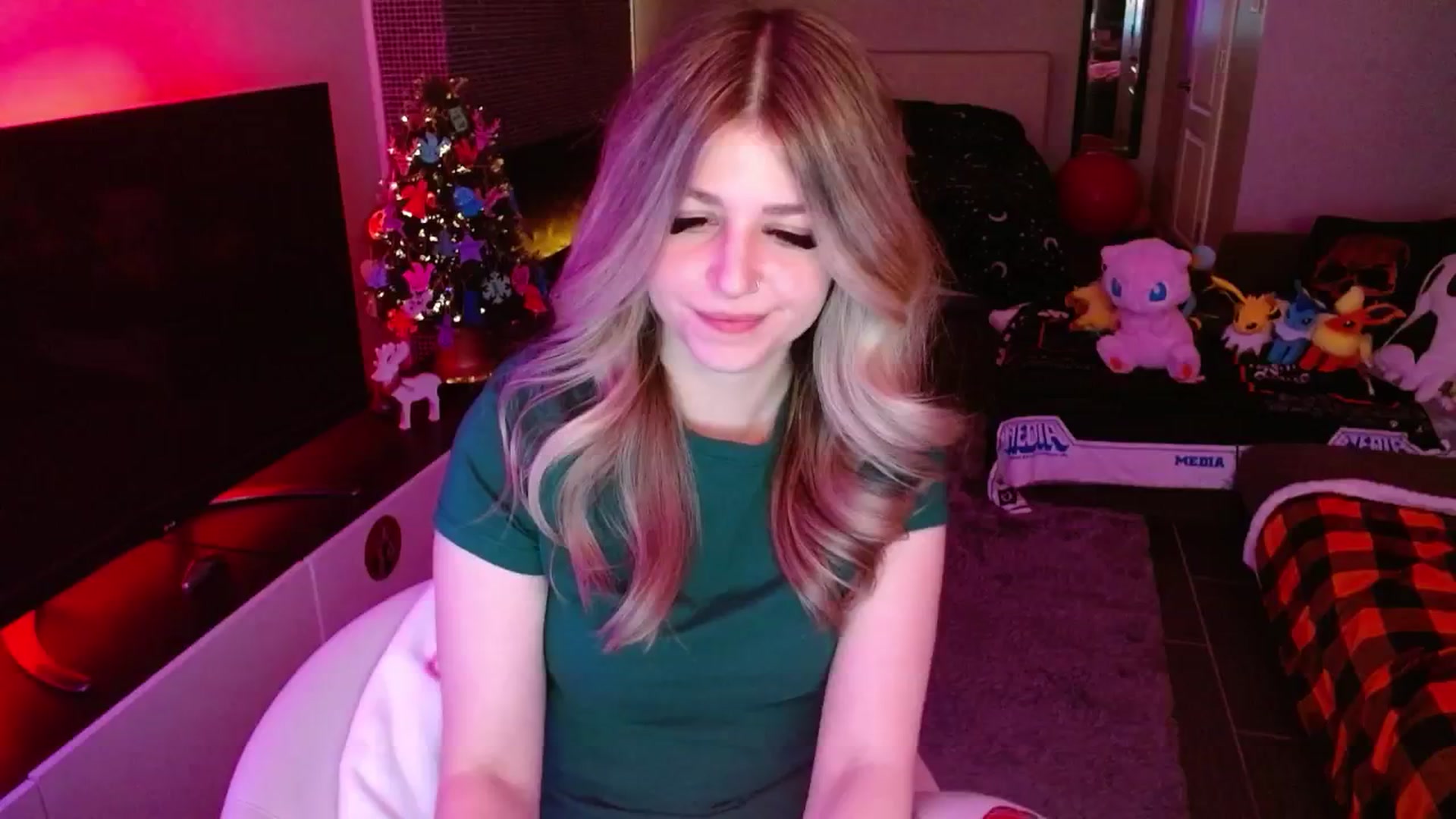 Gallery image thumbnail from Serafina's myfreecams stream on, 12/29/2024, 05:43 image 1 of 20