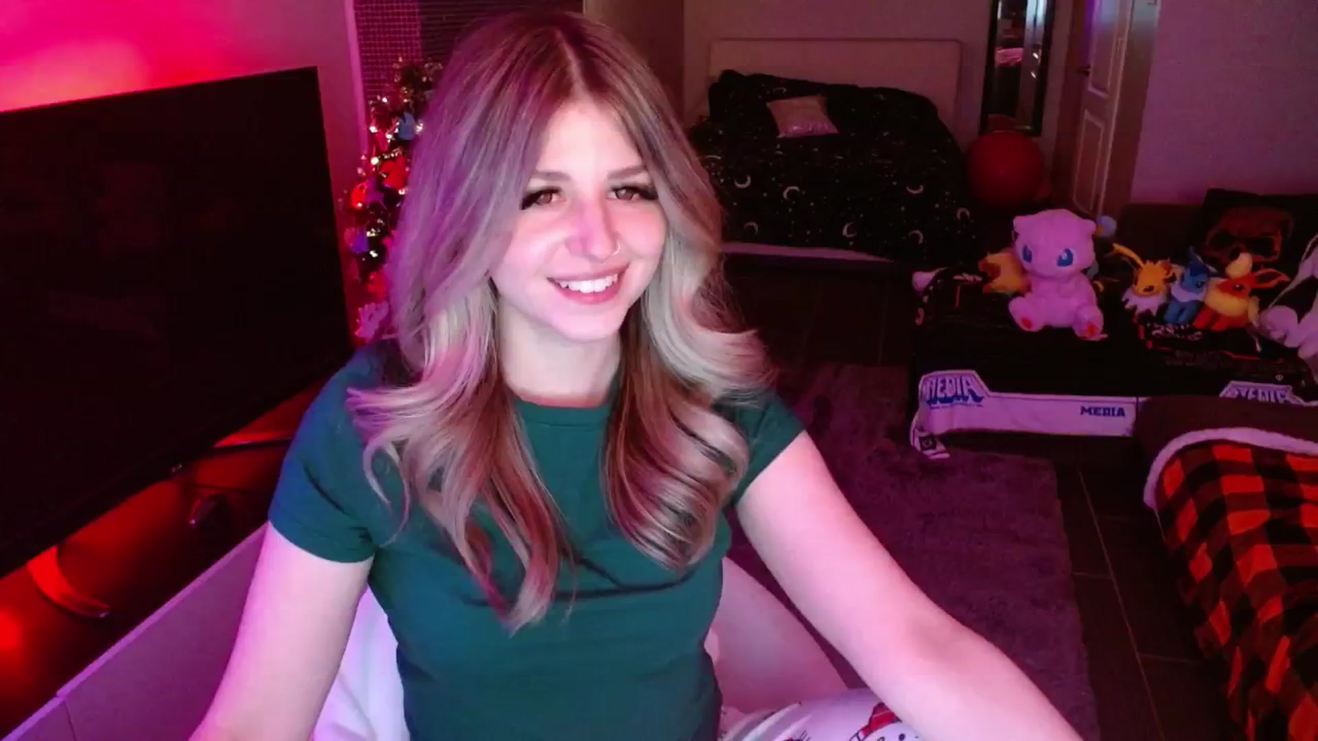 Gallery image thumbnail from Serafina's myfreecams stream on, 12/29/2024, 05:43 image 17 of 20