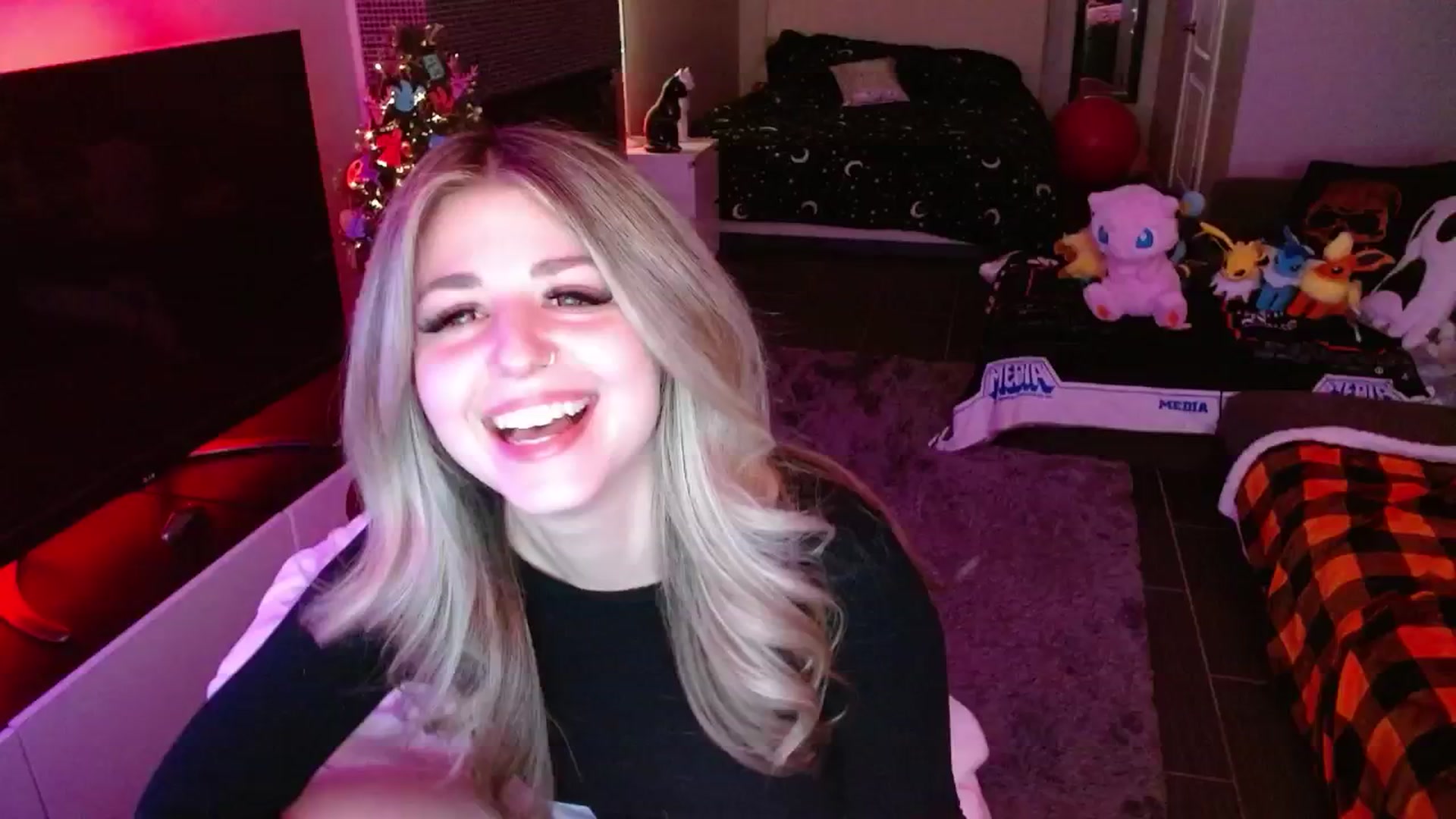 Gallery image thumbnail from Serafina's myfreecams stream on, 12/30/2024, 03:54 image 7 of 20