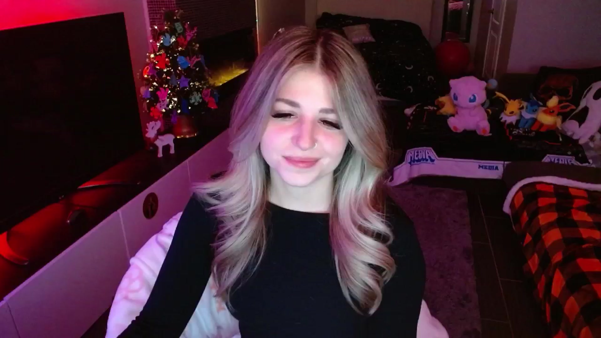 Gallery image thumbnail from Serafina's myfreecams stream on, 12/30/2024, 03:54 image 20 of 20