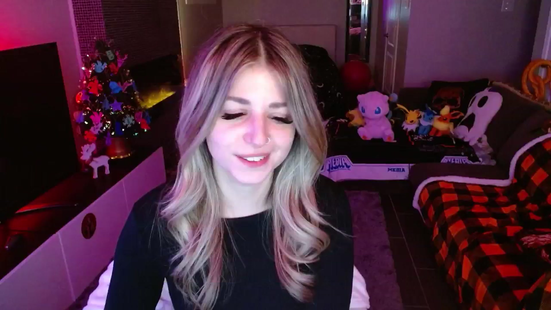 Gallery image thumbnail from Serafina's myfreecams stream on, 12/30/2024, 06:38 image 7 of 20