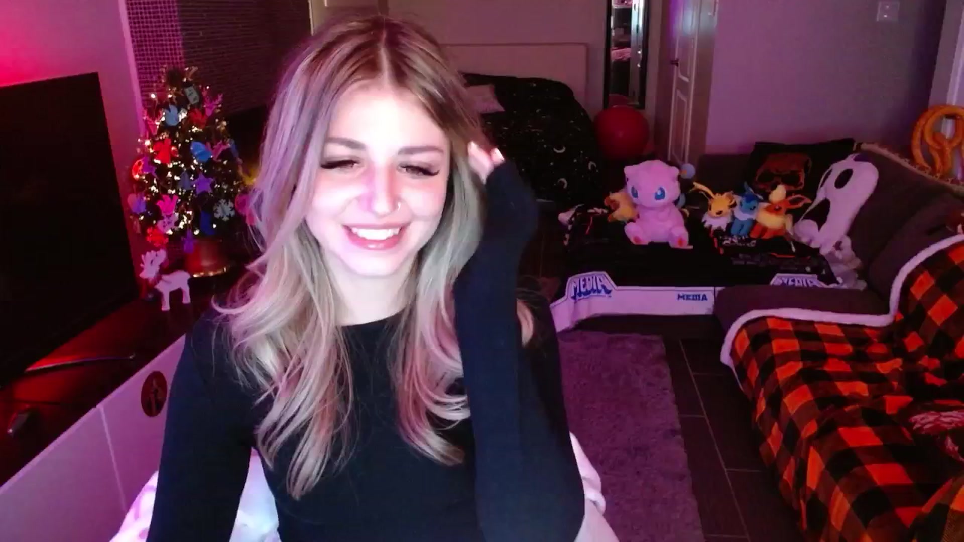 Gallery image thumbnail from Serafina's myfreecams stream on, 12/30/2024, 06:38 image 8 of 20