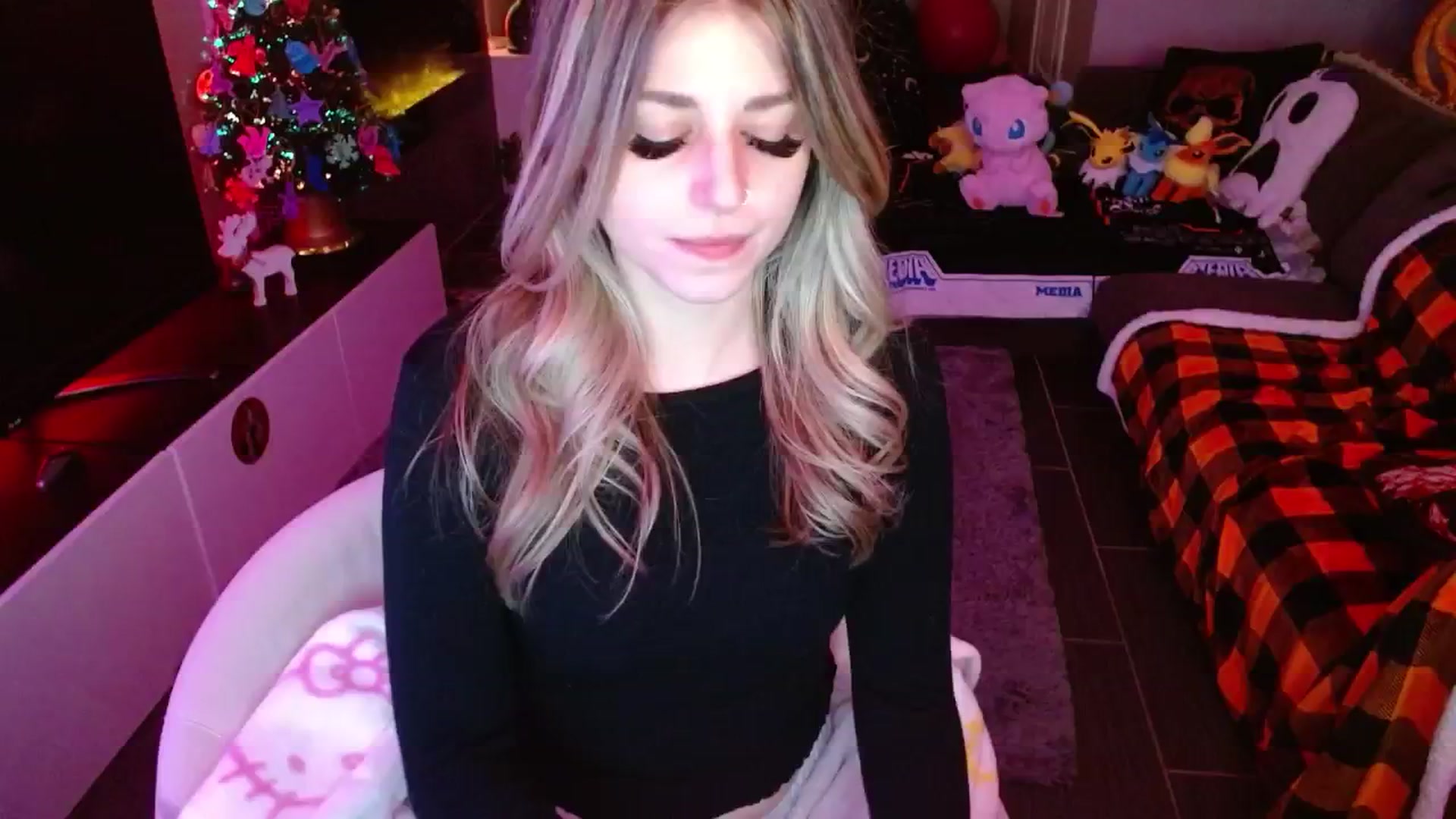 Gallery image thumbnail from Serafina's myfreecams stream on, 12/30/2024, 06:38 image 20 of 20