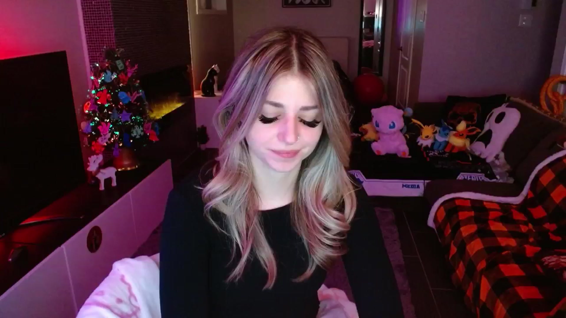 Gallery image thumbnail from Serafina's myfreecams stream on, 12/30/2024, 06:38 image 2 of 20