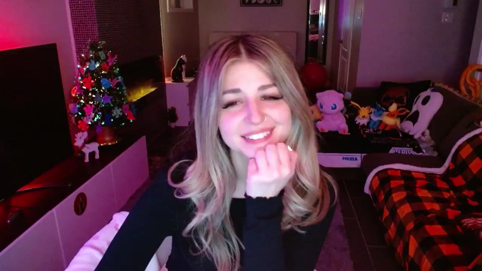 Gallery image thumbnail from Serafina's myfreecams stream on, 12/30/2024, 06:38 image 1 of 20