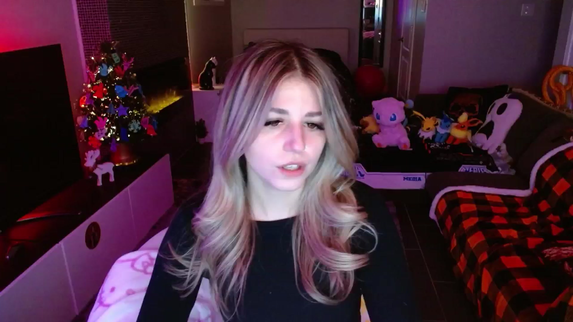 Gallery image thumbnail from Serafina's myfreecams stream on, 12/30/2024, 06:38 image 15 of 20
