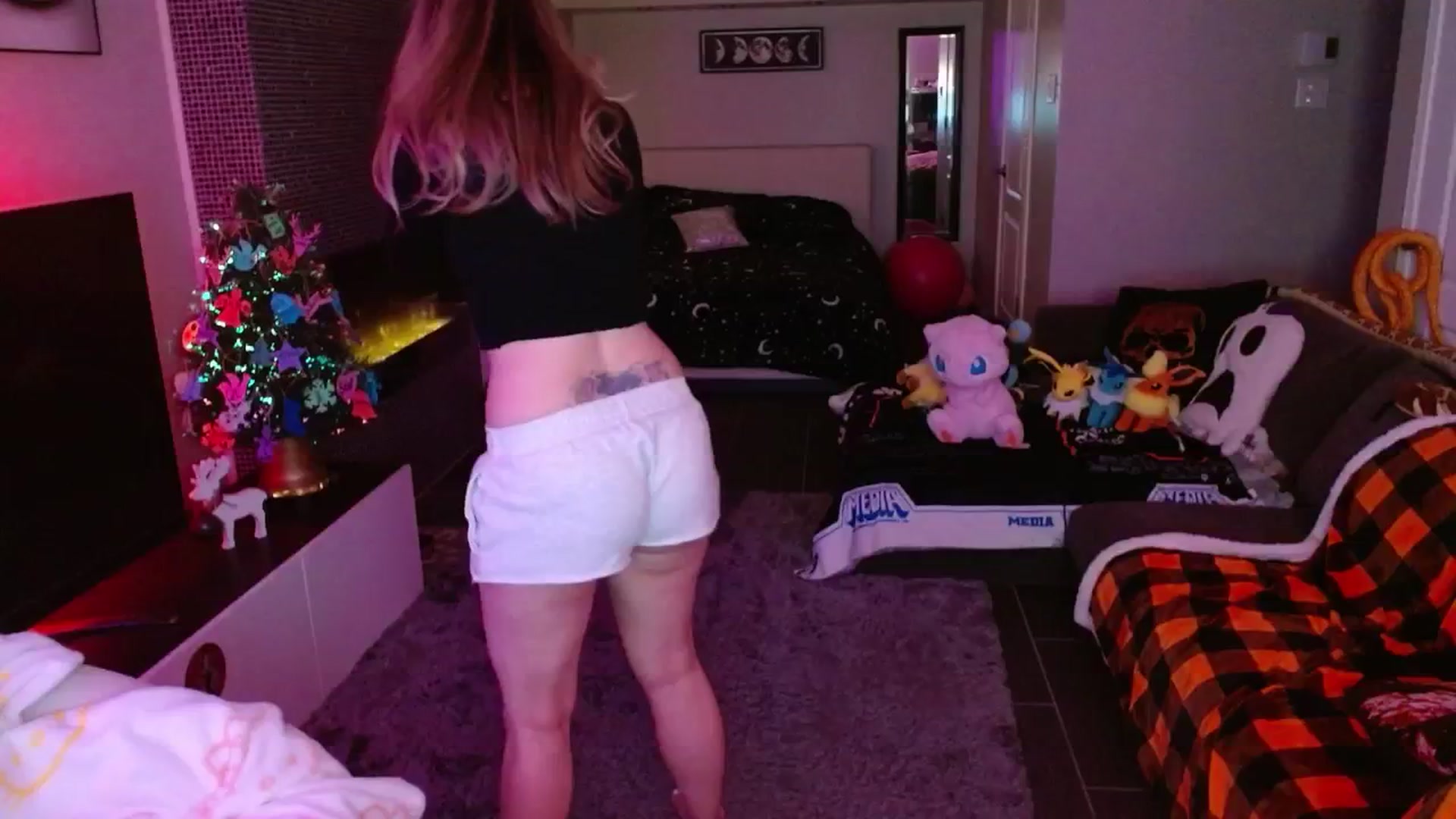 Gallery image thumbnail from Serafina's myfreecams stream on, 12/30/2024, 06:38 image 5 of 20