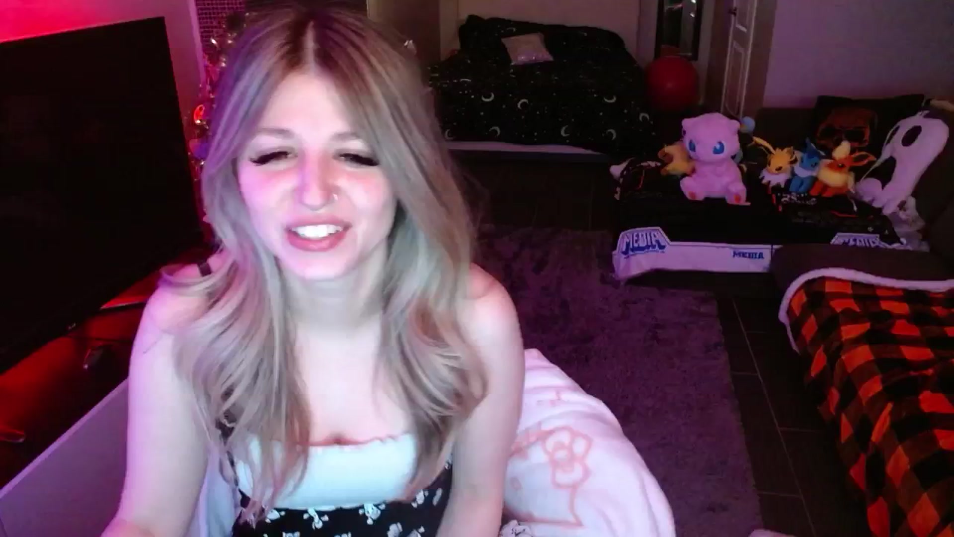 Gallery image thumbnail from Serafina's myfreecams stream on, 01/03/2025, 06:26 image 18 of 20