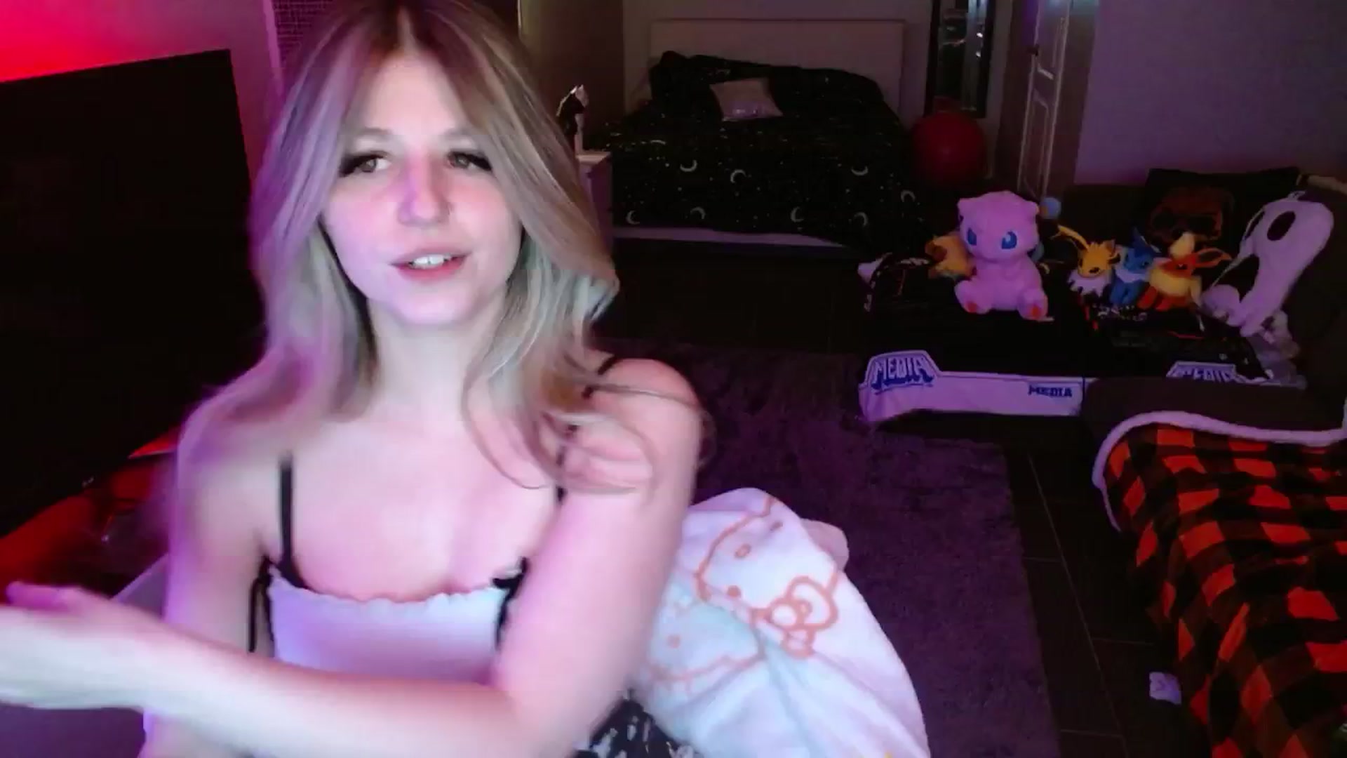 Gallery image thumbnail from Serafina's myfreecams stream on, 01/03/2025, 06:26 image 1 of 20