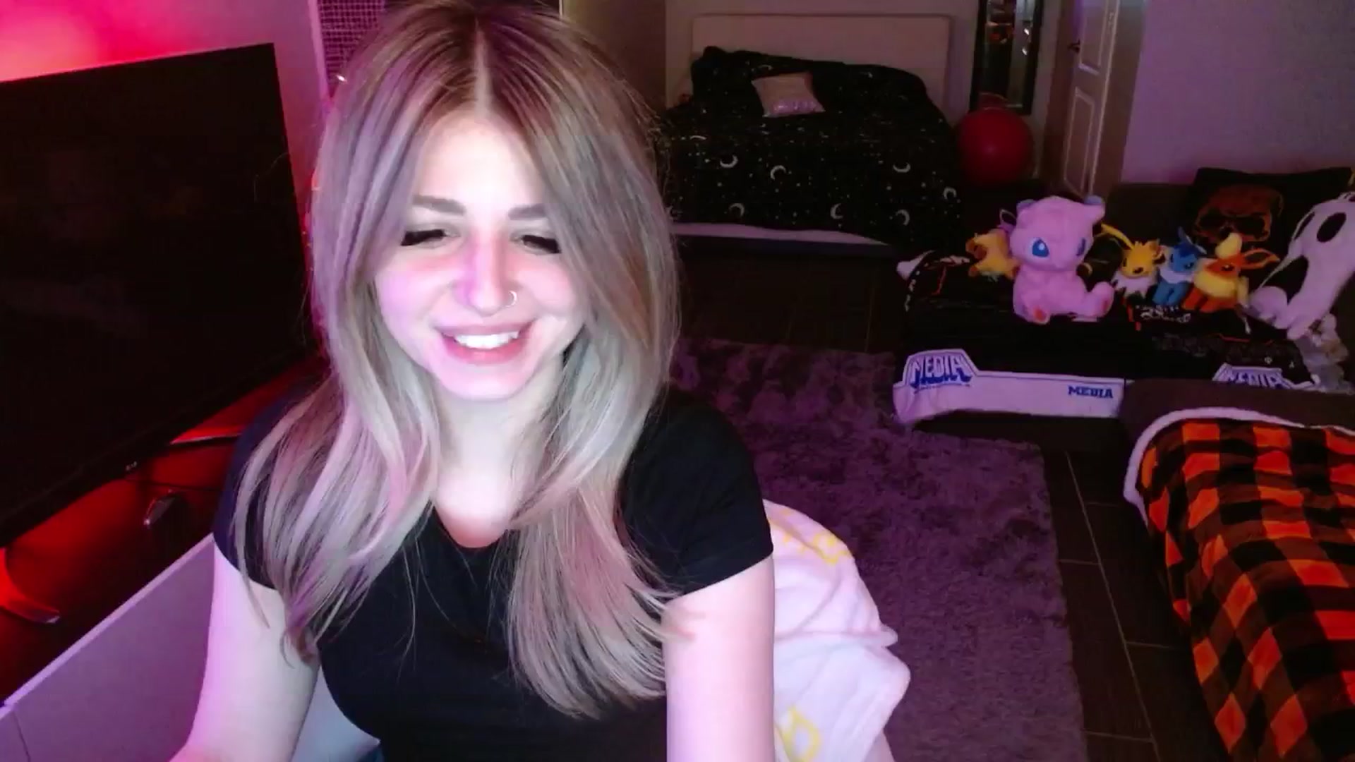 Gallery image thumbnail from Serafina's myfreecams stream on, 01/04/2025, 05:06 image 2 of 20