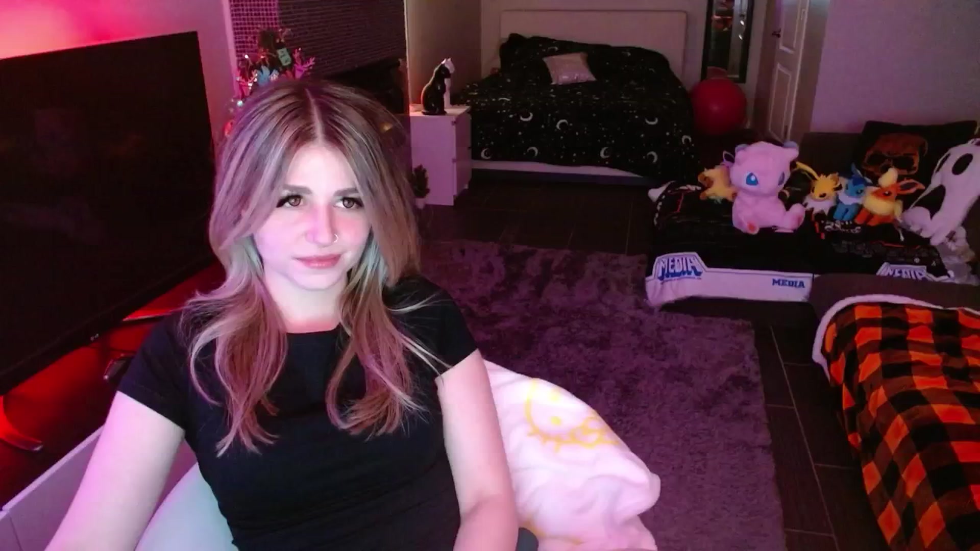 Gallery image thumbnail from Serafina's myfreecams stream on, 01/04/2025, 05:06 image 15 of 20