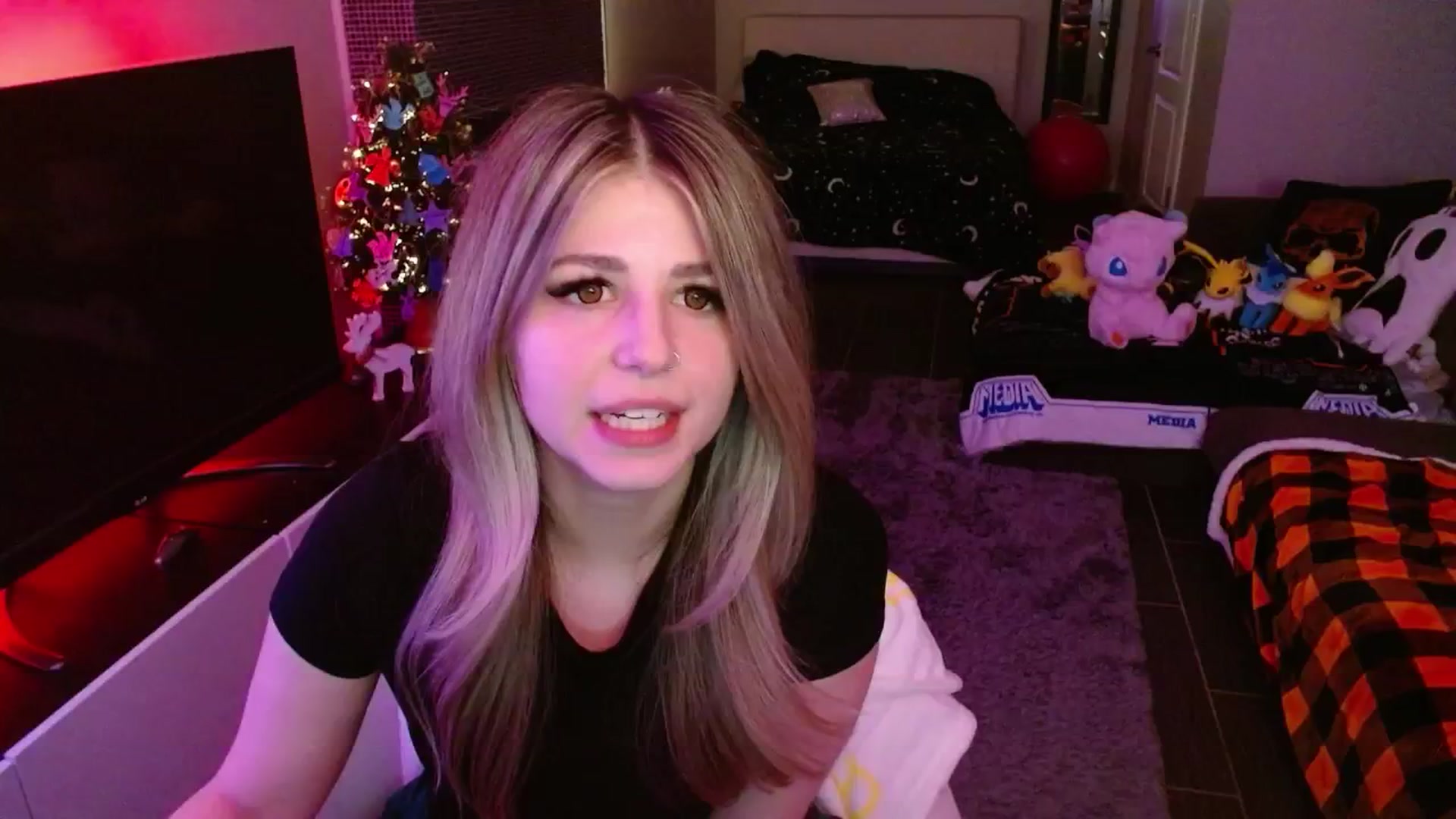 Gallery image thumbnail from Serafina's myfreecams stream on, 01/04/2025, 05:06 image 1 of 20