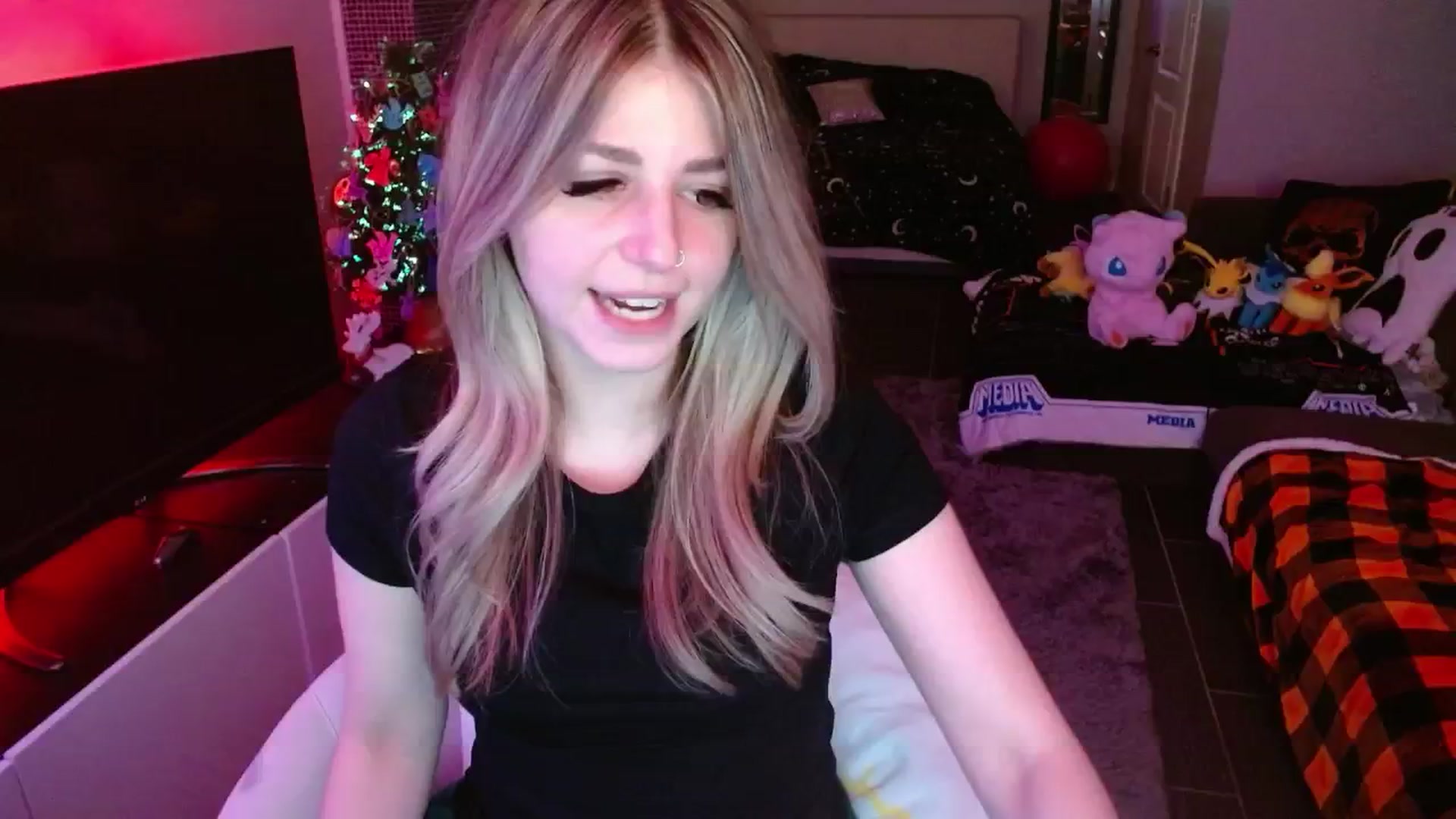 Gallery image thumbnail from Serafina's myfreecams stream on, 01/04/2025, 05:06 image 7 of 20