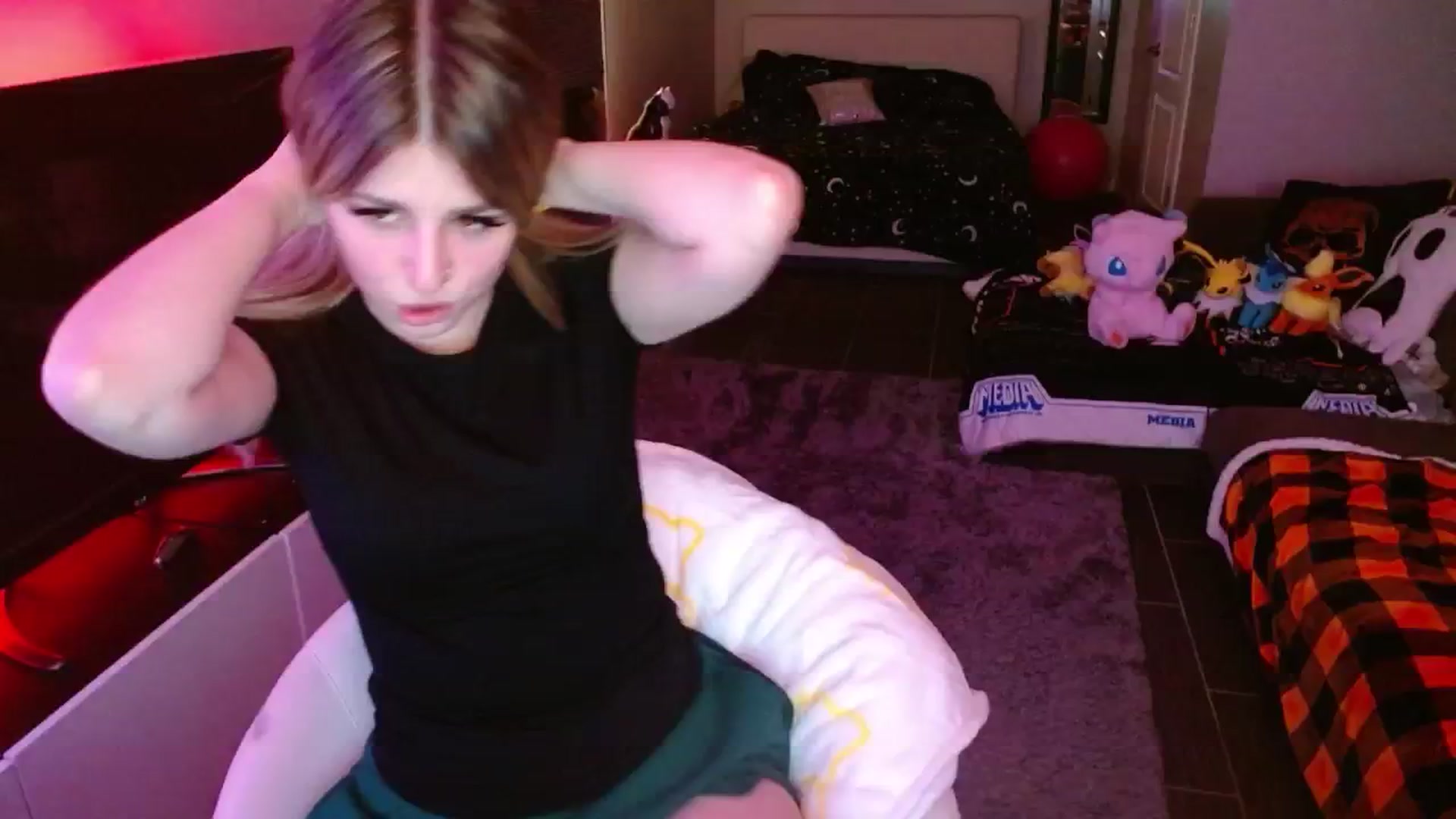 Gallery image thumbnail from Serafina's myfreecams stream on, 01/04/2025, 05:06 image 9 of 20