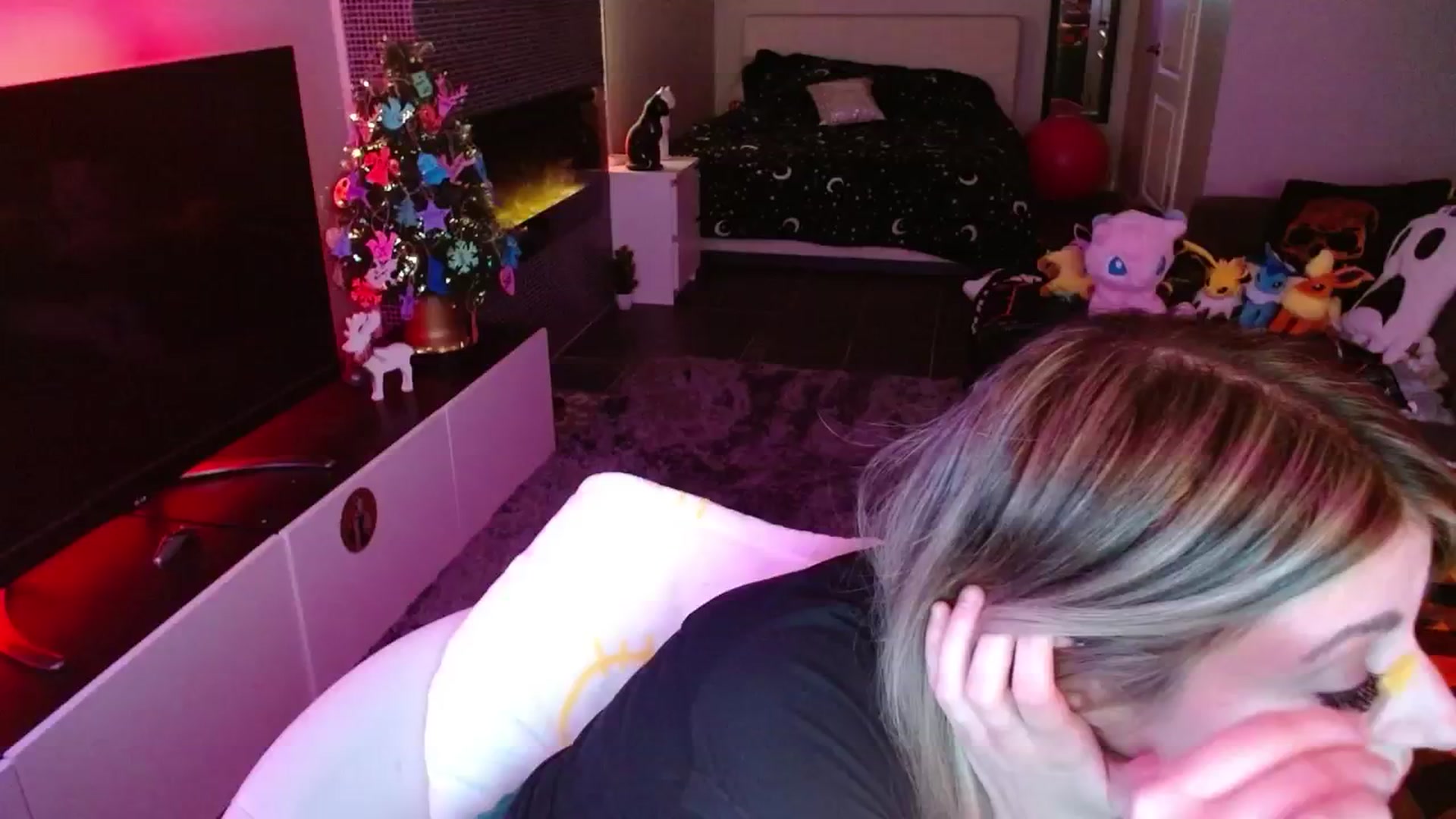 Gallery image thumbnail from Serafina's myfreecams stream on, 01/04/2025, 05:06 image 12 of 20