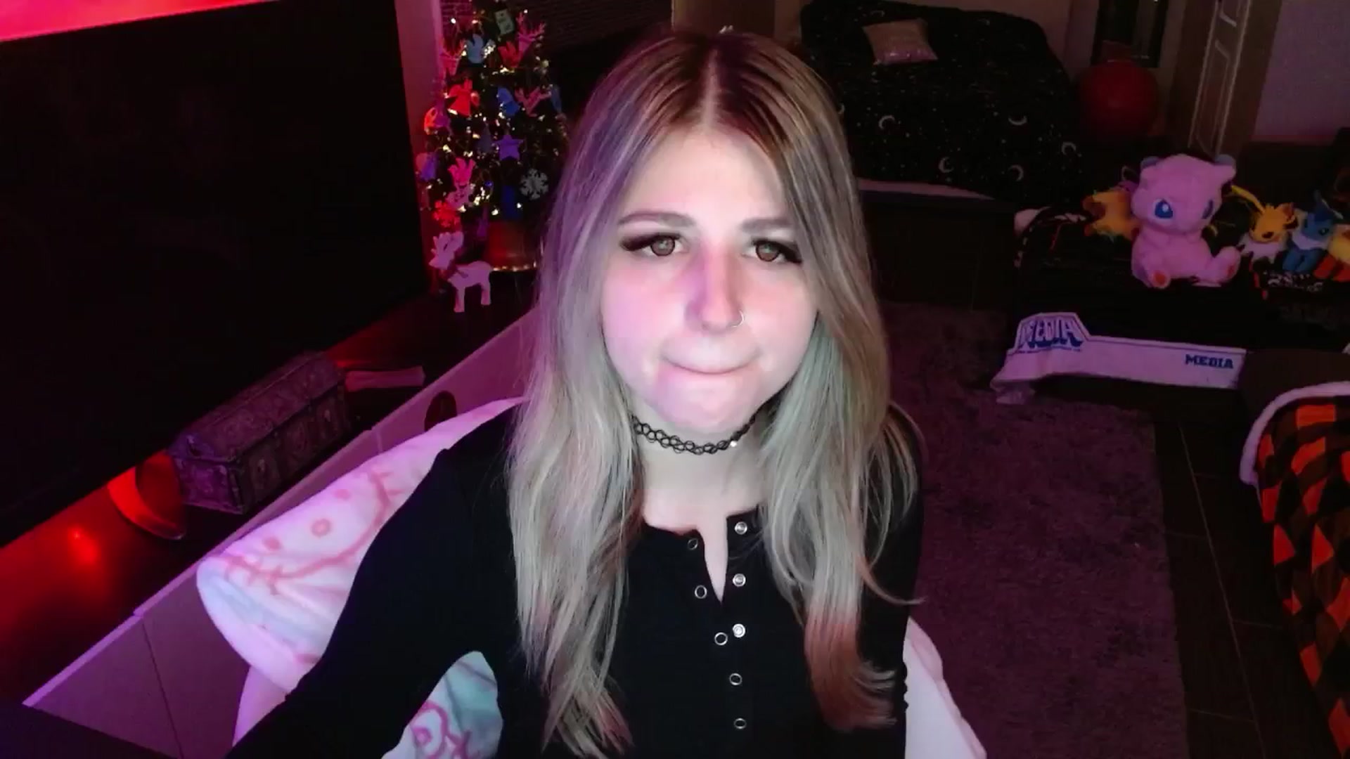 Gallery image thumbnail from Serafina's myfreecams stream on, 01/08/2025, 05:13 image 11 of 20