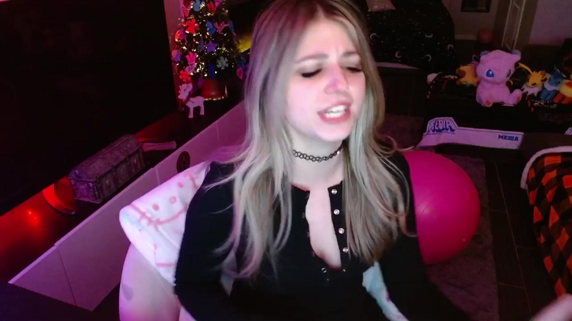 Gallery image thumbnail from Serafina's myfreecams stream on, 01/08/2025, 05:13 image 18 of 20